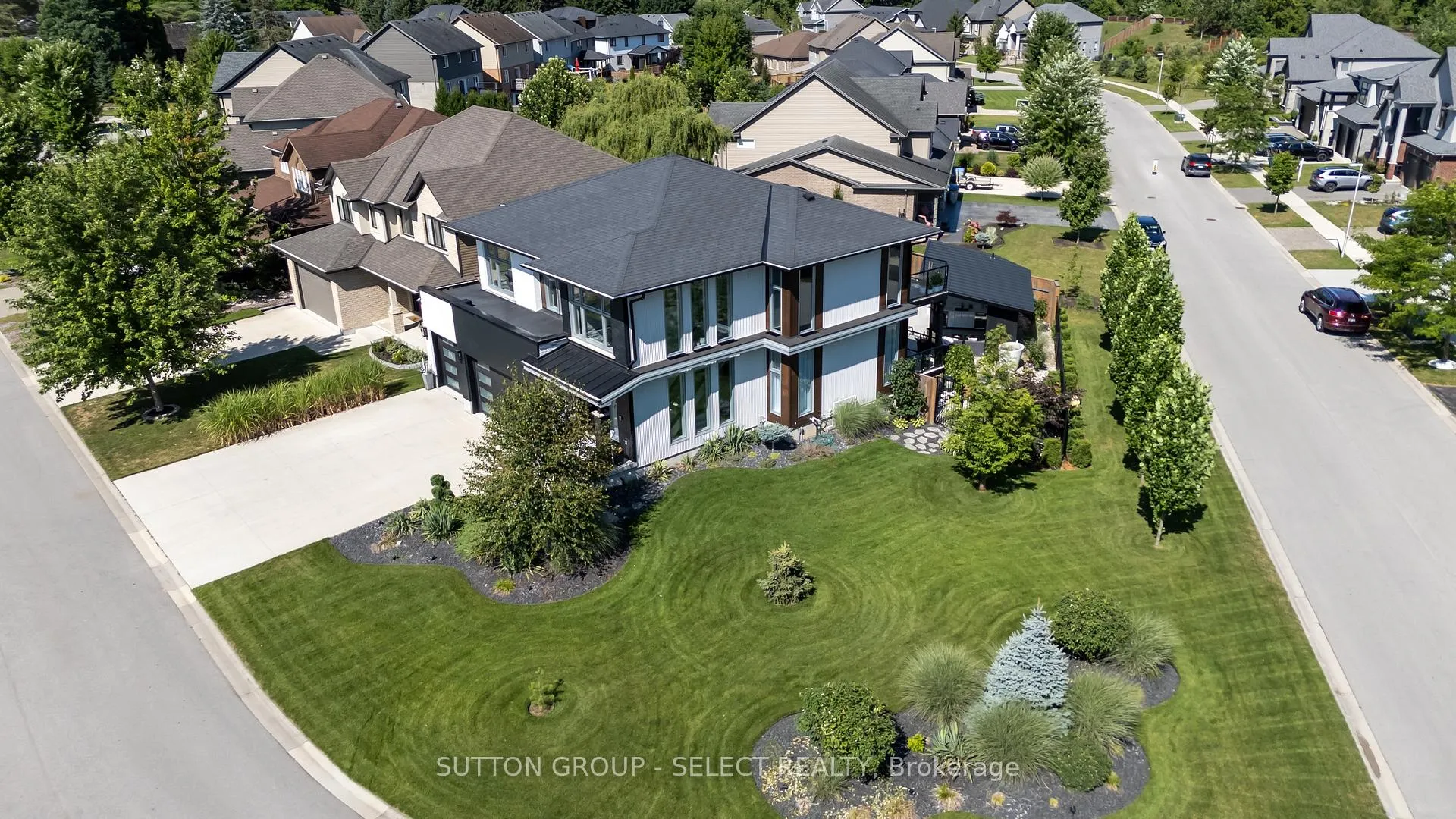 Photo 3 of 7 Valleyview Crescent, Middlesex Centre, Komoka — HOMEH