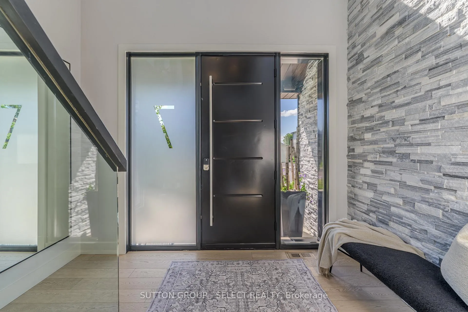Photo 7 of 7 Valleyview Crescent, Middlesex Centre, Komoka — HOMEH