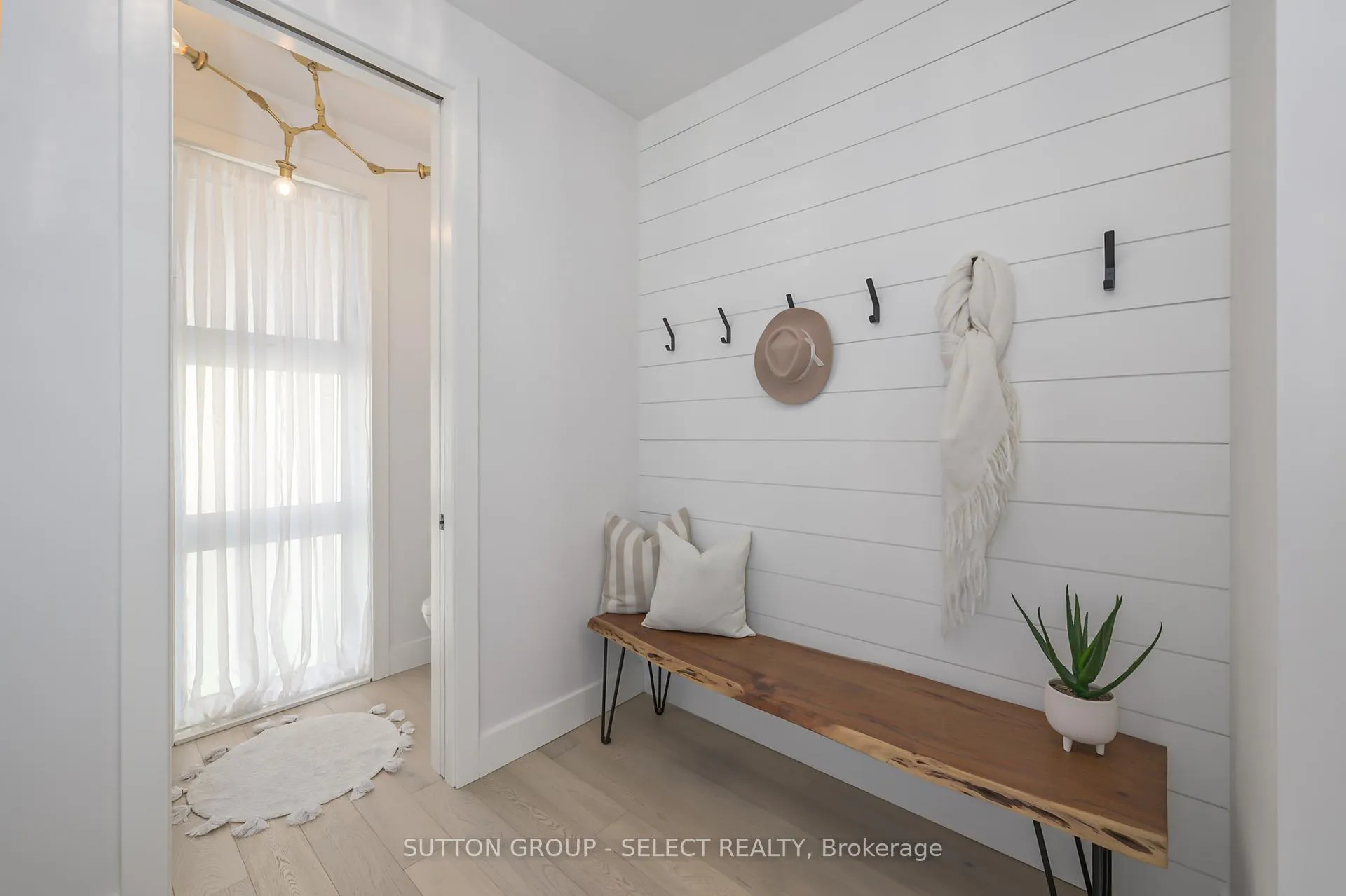 Photo 17 of 7 Valleyview Crescent, Middlesex Centre, Komoka — HOMEH