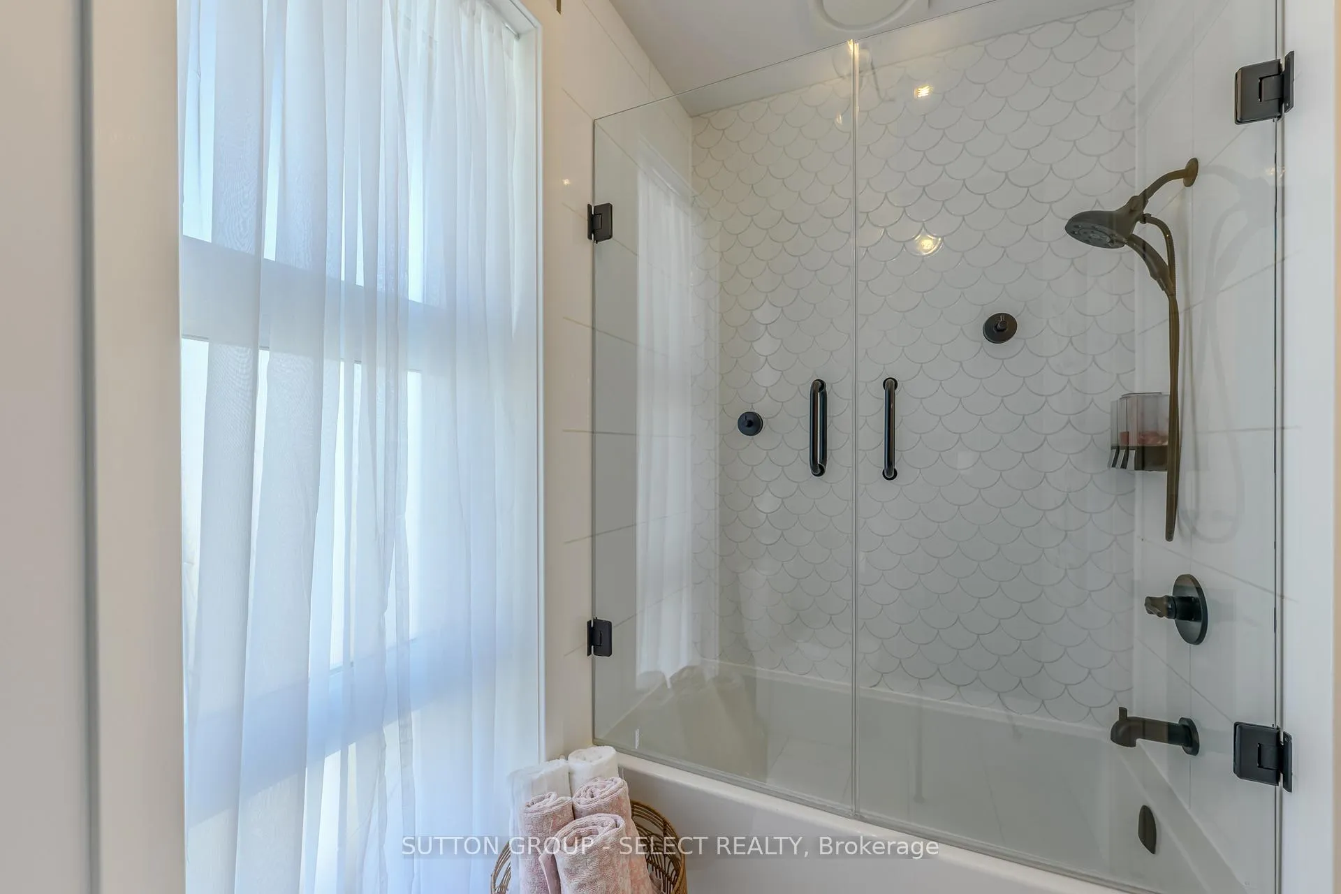 Photo 30 of 7 Valleyview Crescent, Middlesex Centre, Komoka — HOMEH