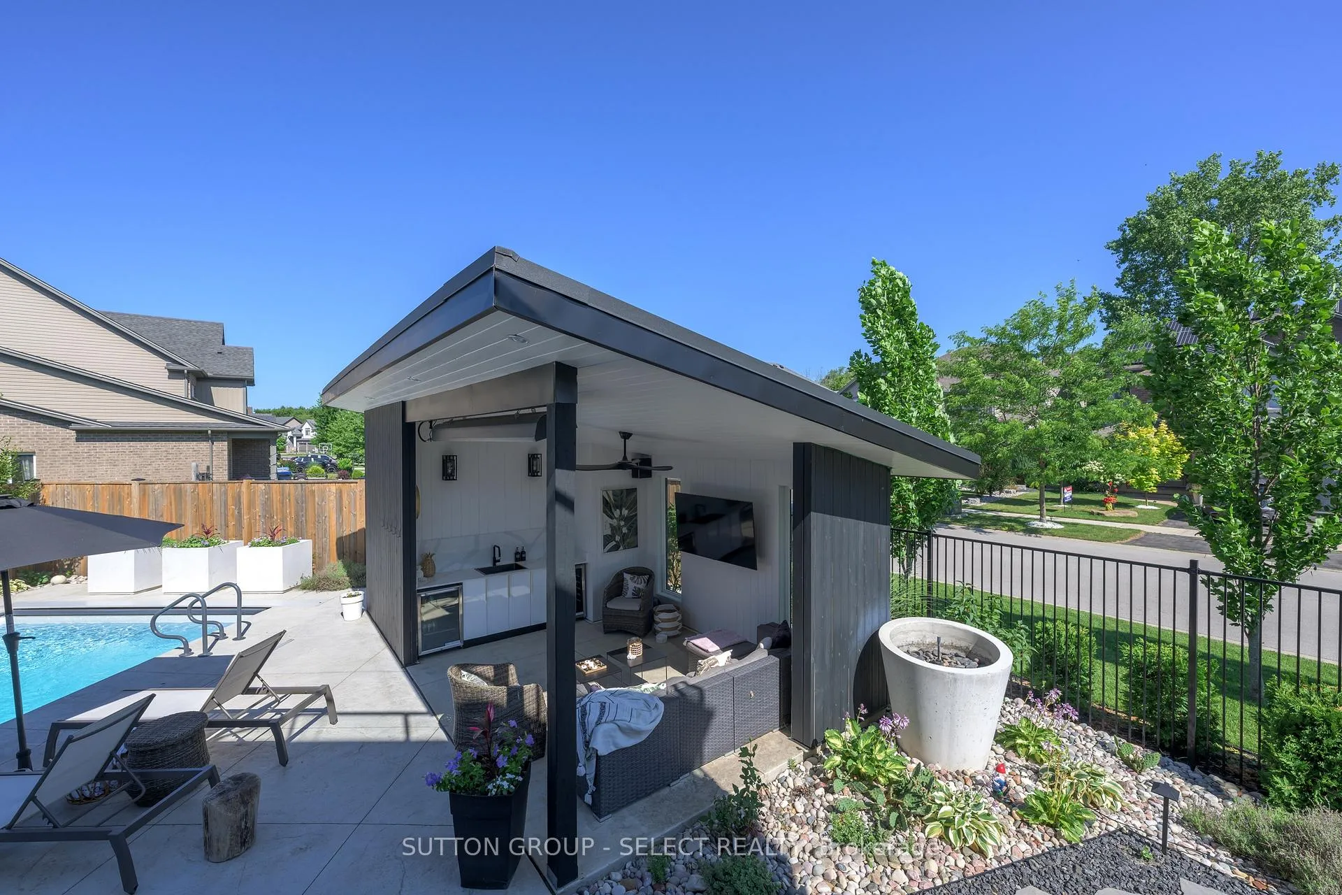 Photo 46 of 7 Valleyview Crescent, Middlesex Centre, Komoka — HOMEH