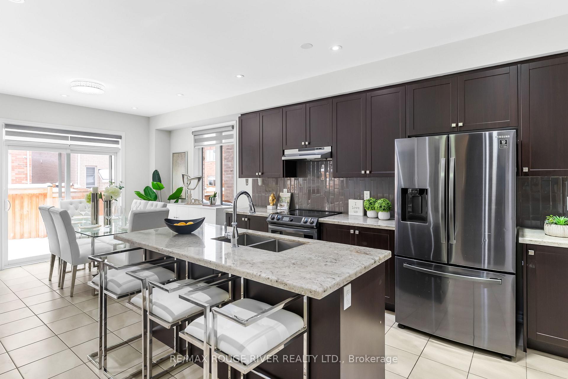 Photo 6 of 1137 Enchanted Crescent, Pickering, Rural Pickering — HOMEH