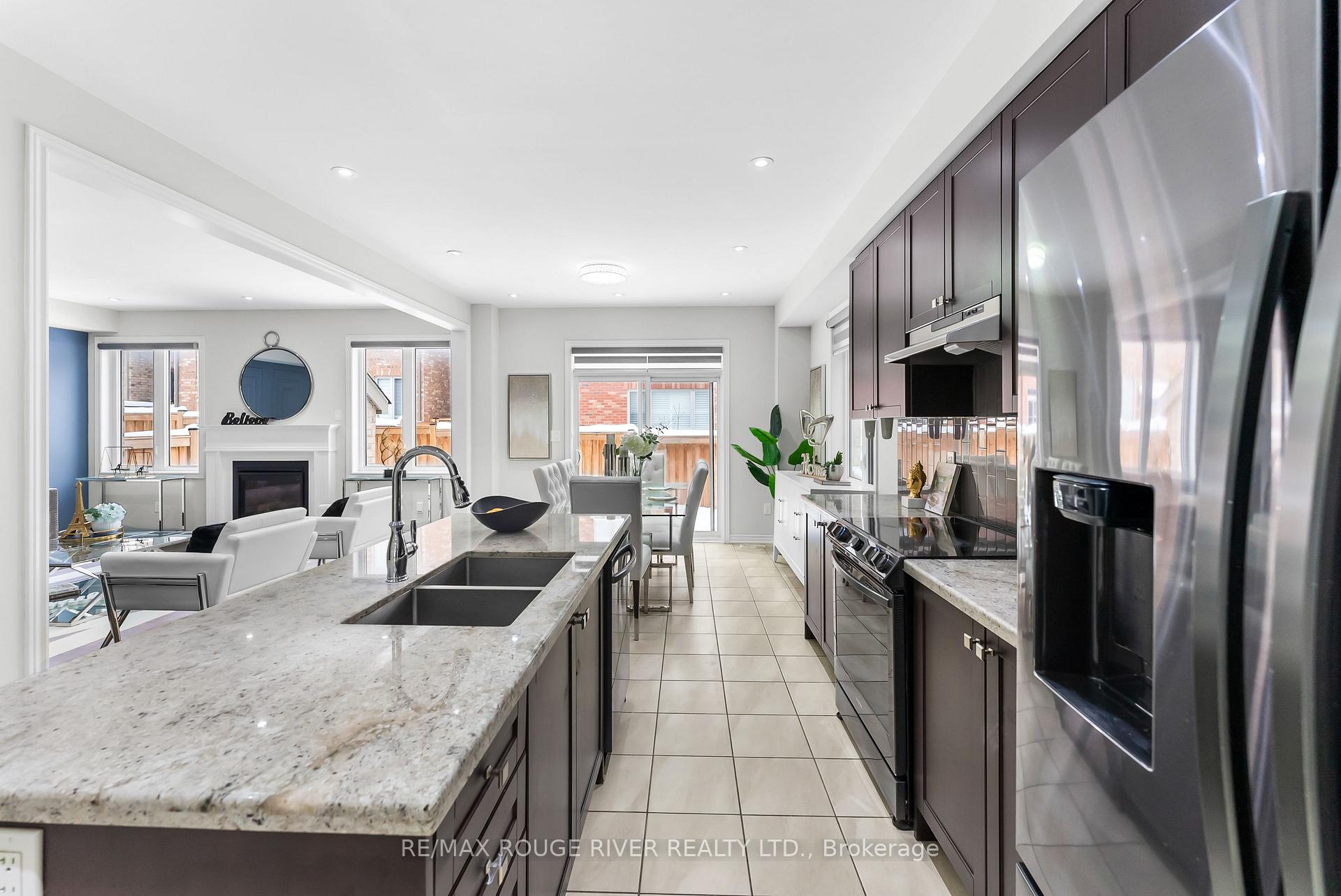 Photo 7 of 1137 Enchanted Crescent, Pickering, Rural Pickering — HOMEH