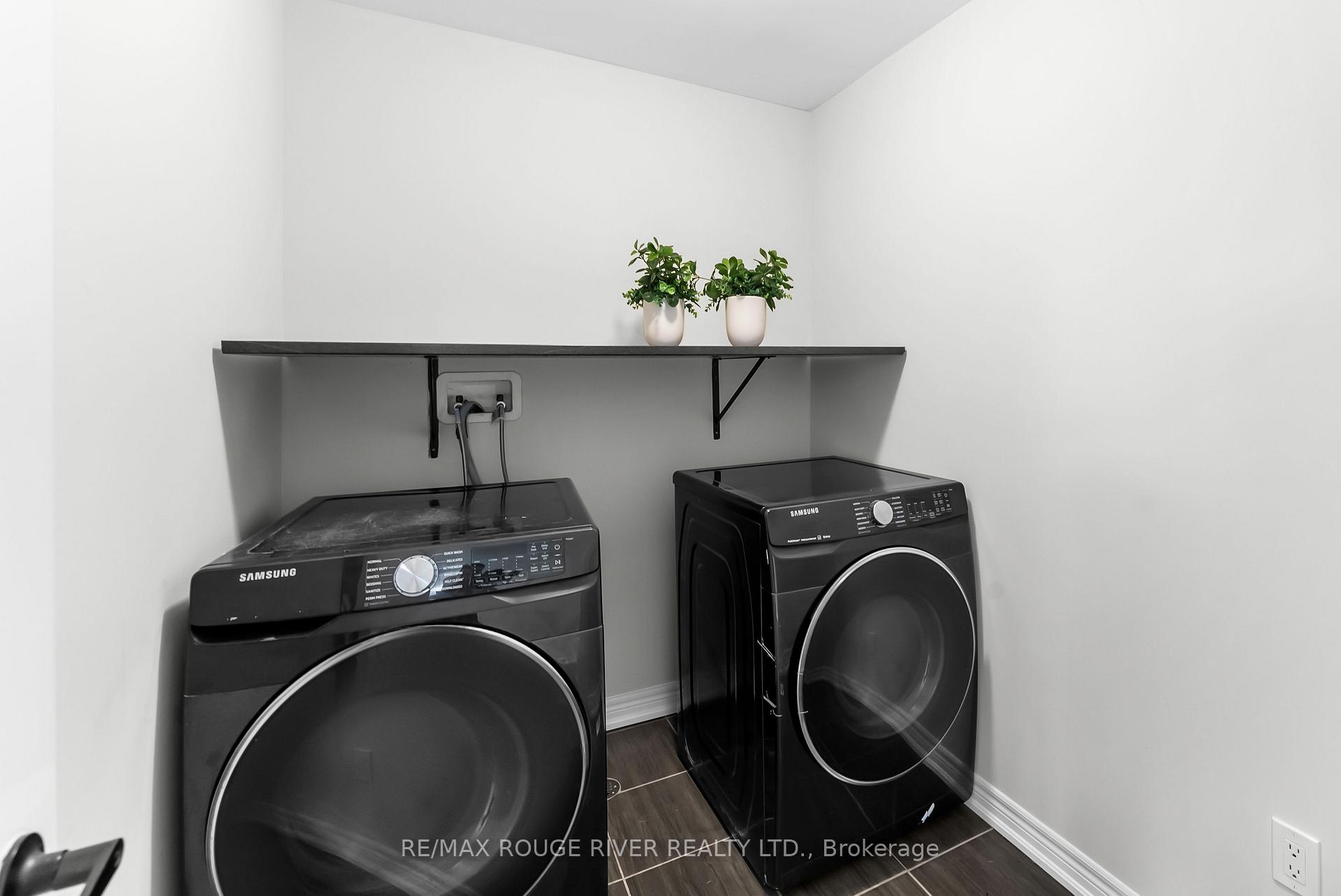 Photo 27 of 1137 Enchanted Crescent, Pickering, Rural Pickering — HOMEH