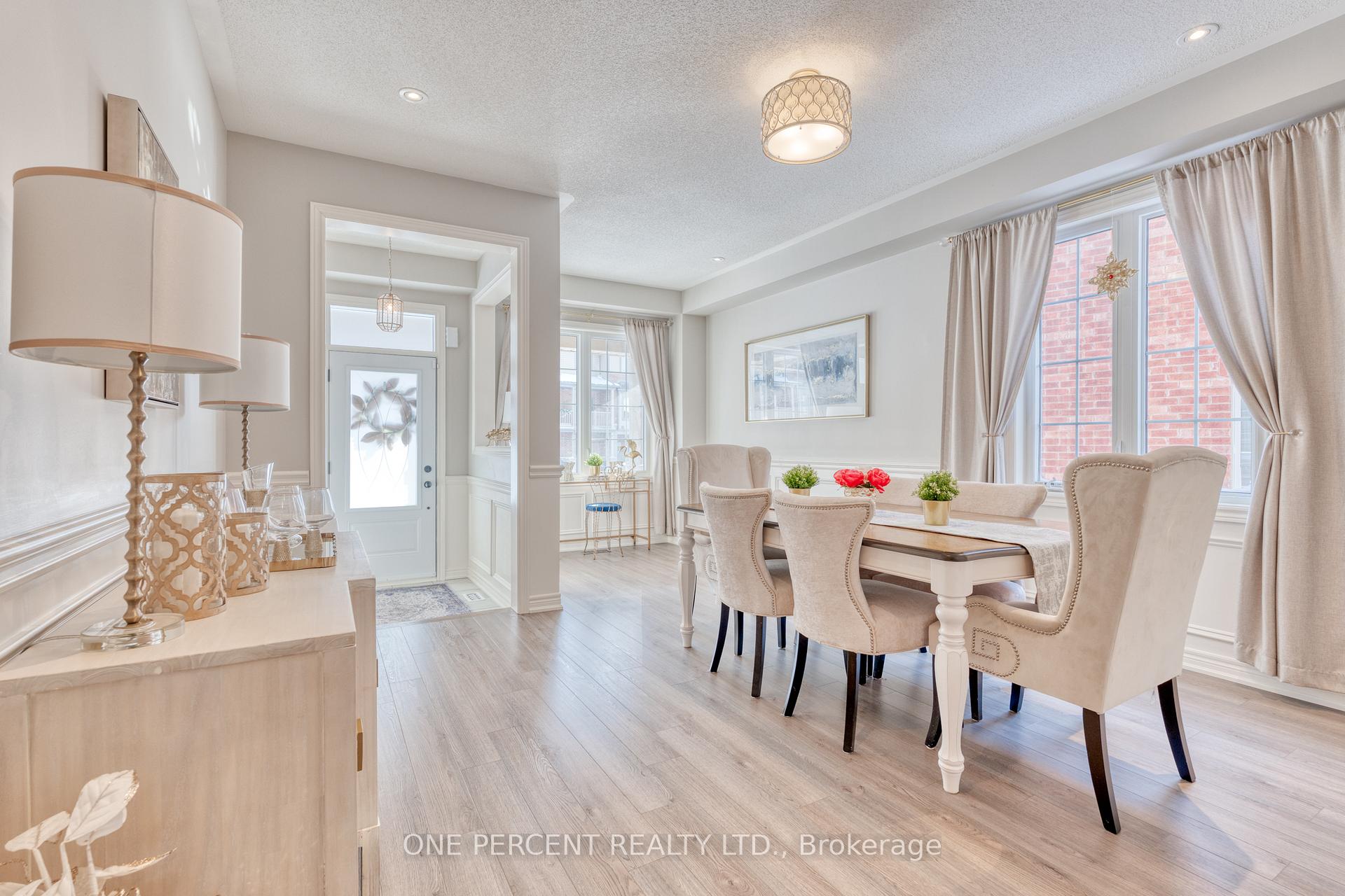 Photo 5 of 311 Humphrey Street, Hamilton, Waterdown — HOMEH