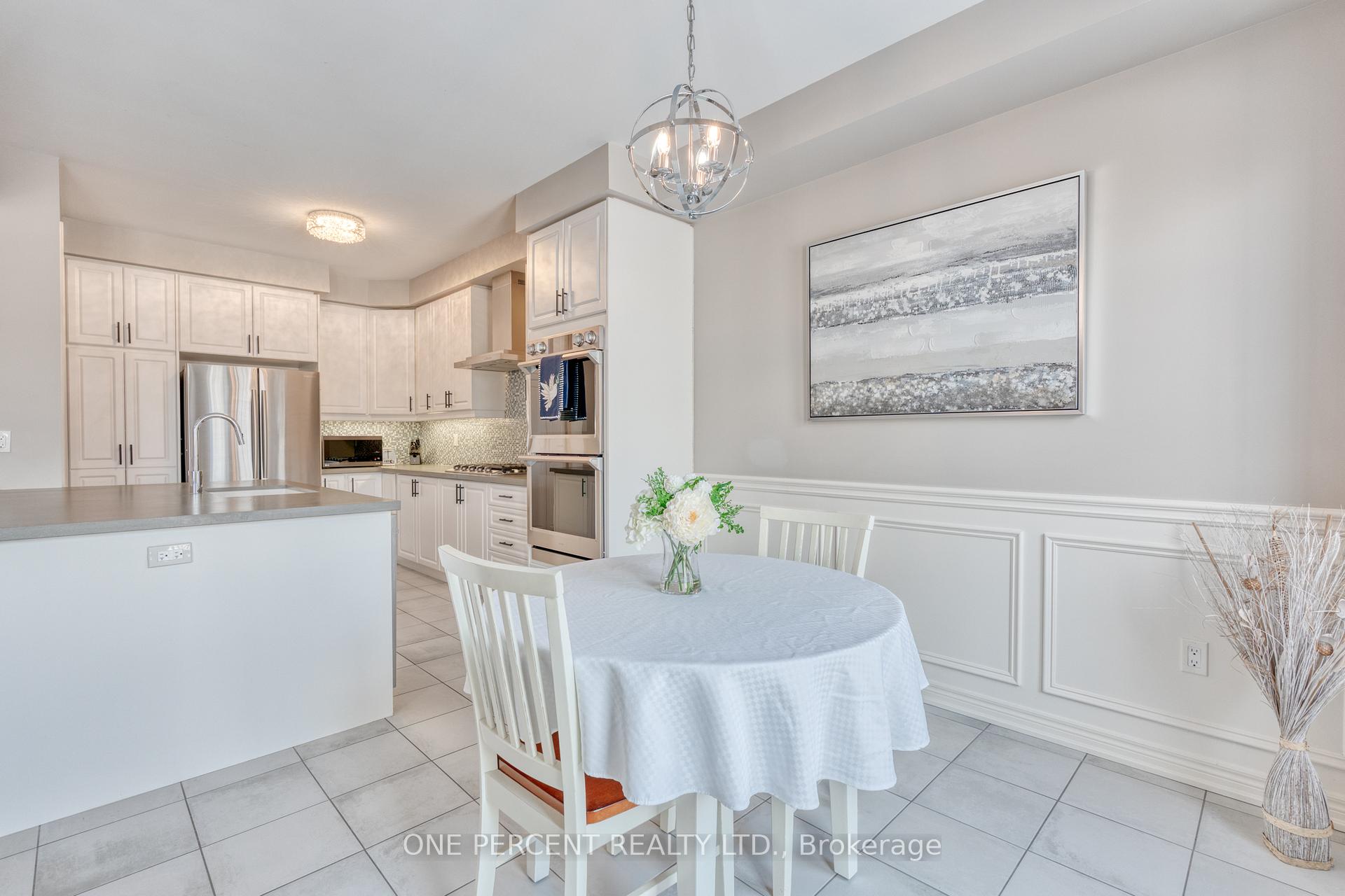 Photo 12 of 311 Humphrey Street, Hamilton, Waterdown — HOMEH