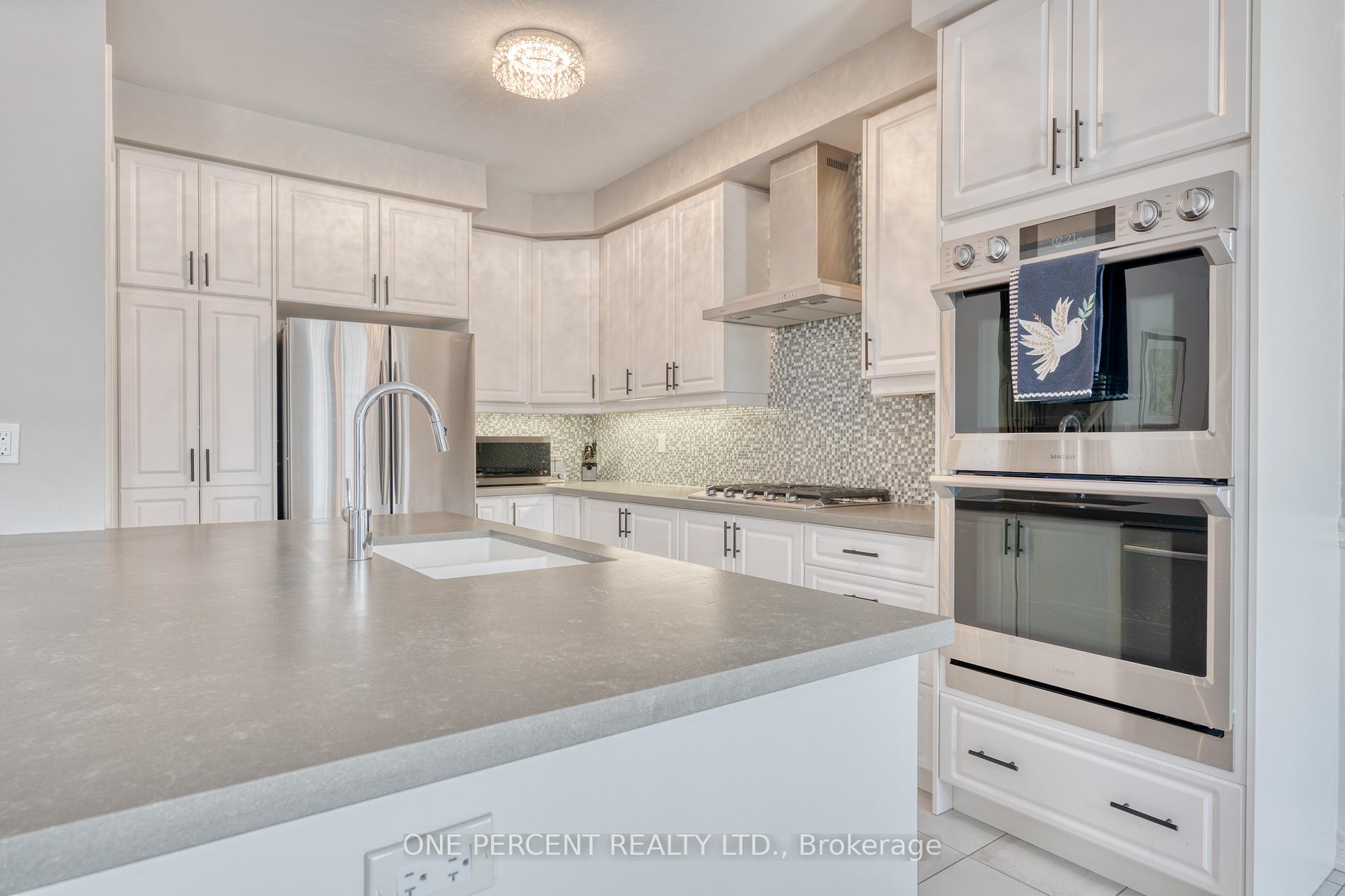 Photo 14 of 311 Humphrey Street, Hamilton, Waterdown — HOMEH