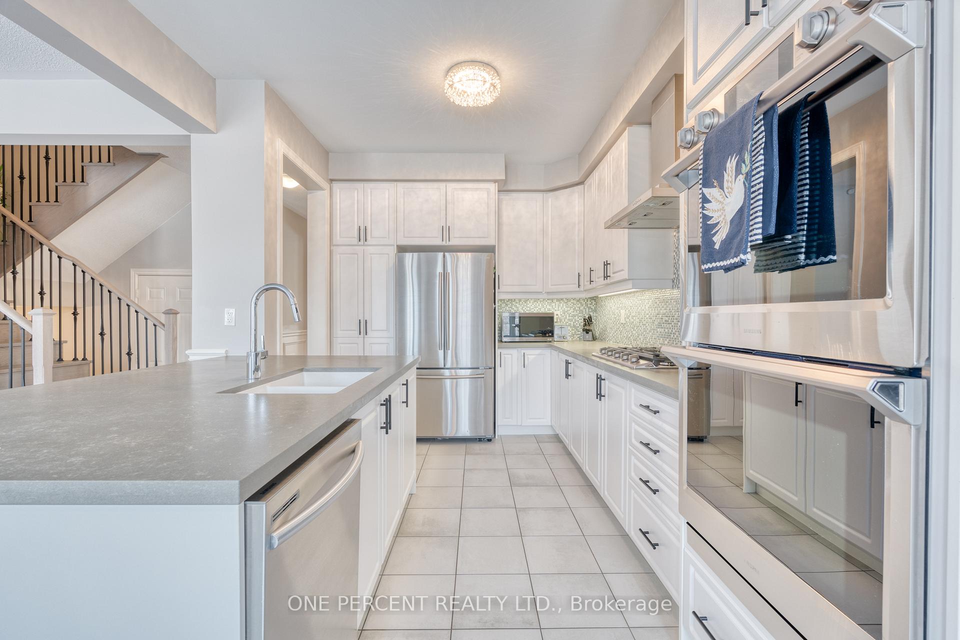 Photo 15 of 311 Humphrey Street, Hamilton, Waterdown — HOMEH