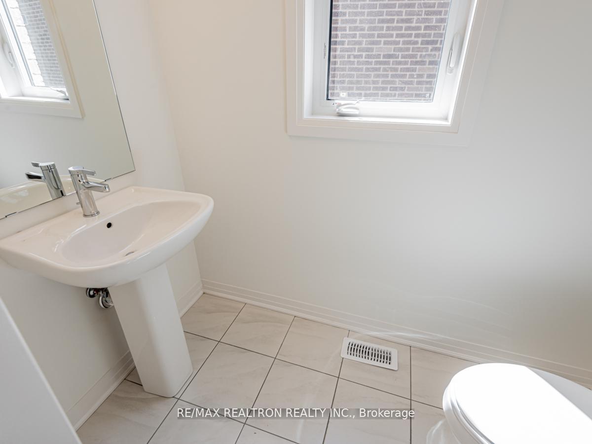Photo 4 of 17 Shepherd Drive, Barrie, Rural Barrie Southeast — HOMEH