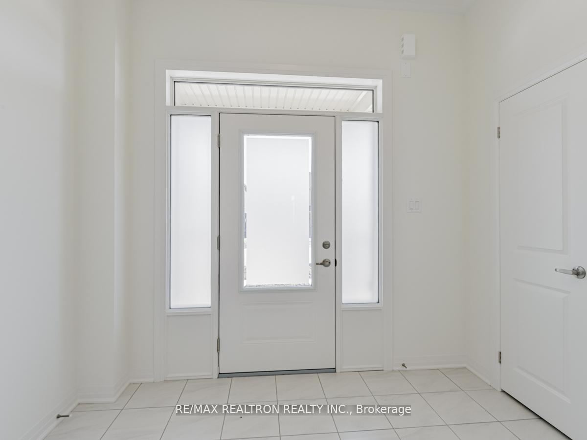 Photo 5 of 17 Shepherd Drive, Barrie, Rural Barrie Southeast — HOMEH