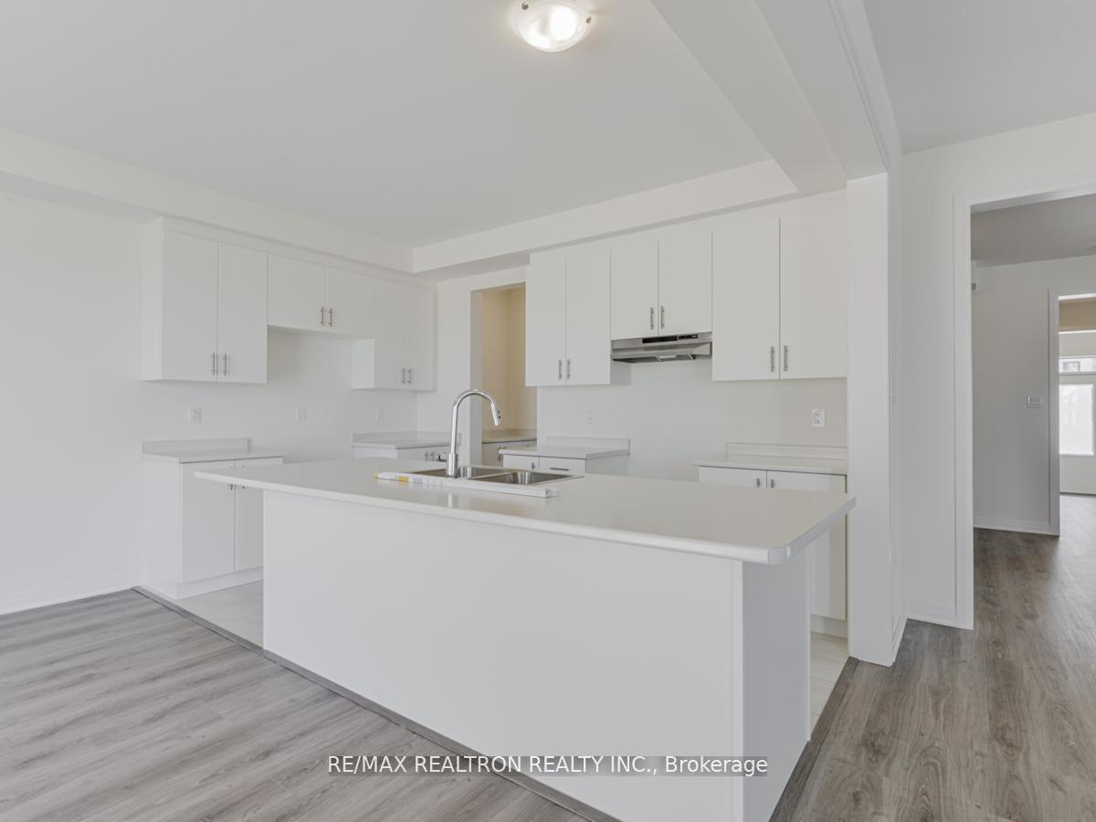 Photo 14 of 17 Shepherd Drive, Barrie, Rural Barrie Southeast — HOMEH
