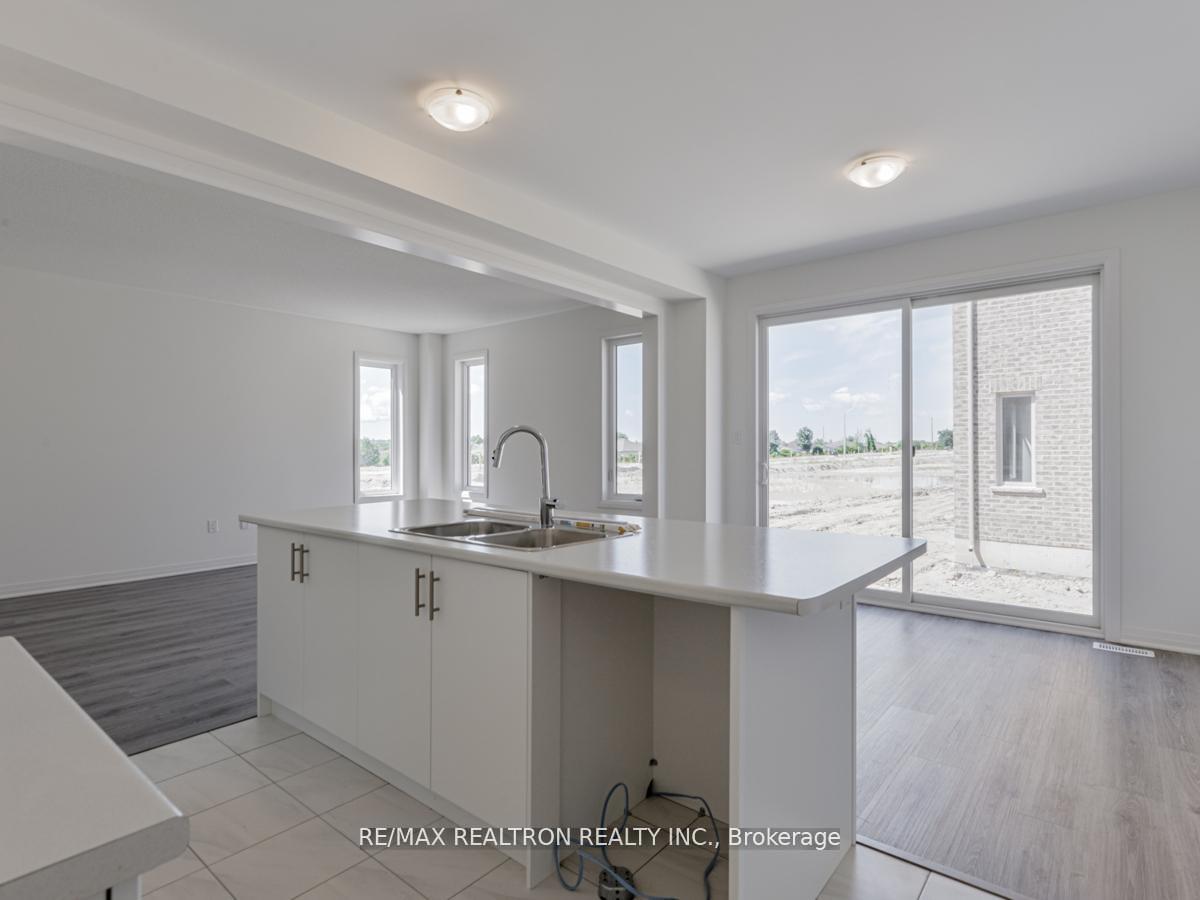 Photo 18 of 17 Shepherd Drive, Barrie, Rural Barrie Southeast — HOMEH