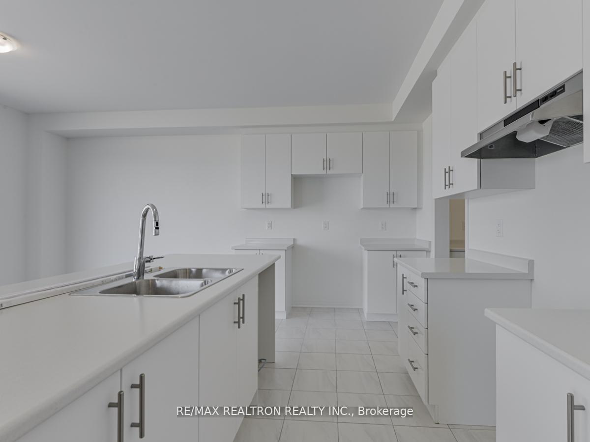 Photo 19 of 17 Shepherd Drive, Barrie, Rural Barrie Southeast — HOMEH