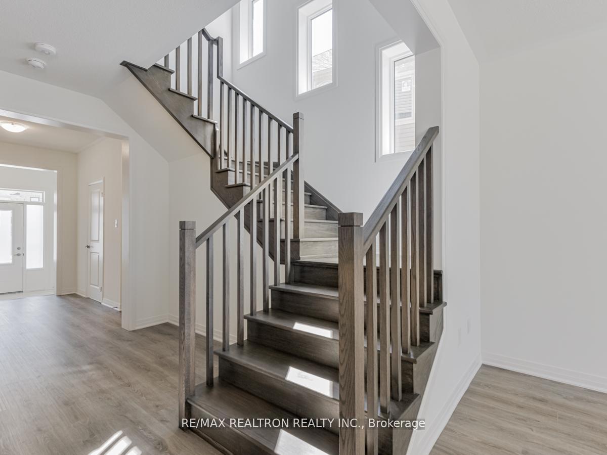 Photo 21 of 17 Shepherd Drive, Barrie, Rural Barrie Southeast — HOMEH