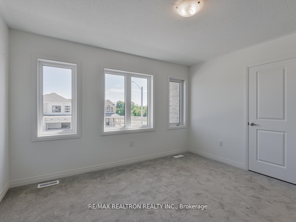 Photo 32 of 17 Shepherd Drive, Barrie, Rural Barrie Southeast — HOMEH