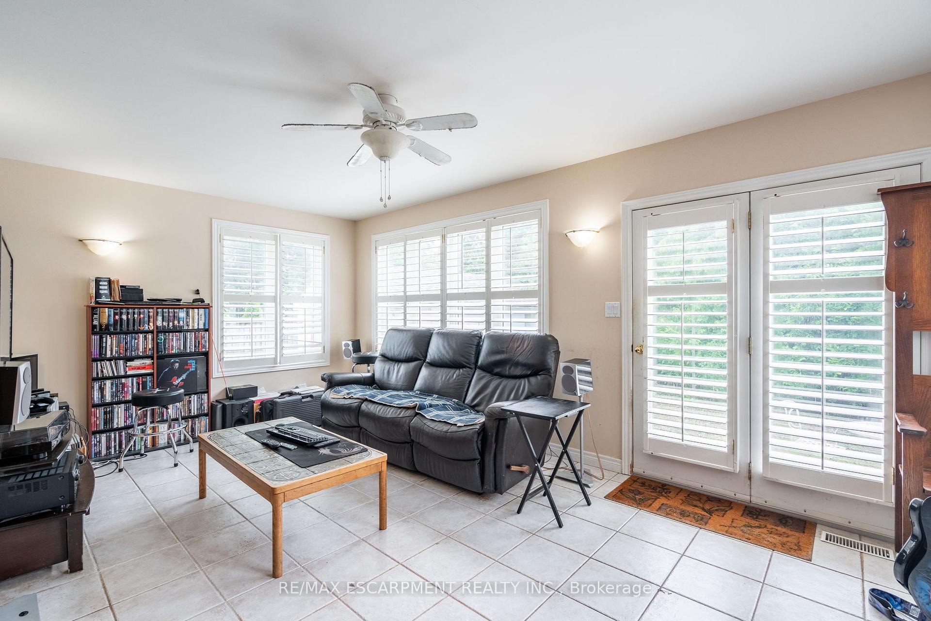 Photo 15 of 580 Emerald Street, Burlington, Brant — HOMEH