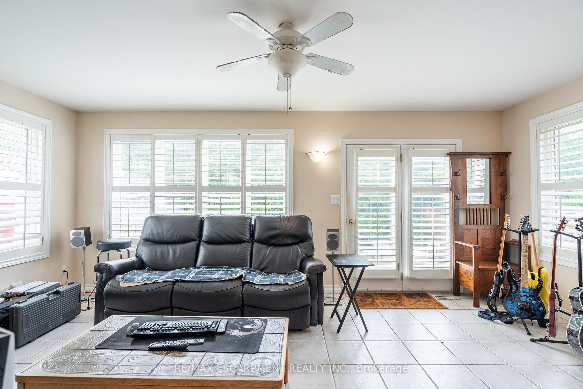 Photo 23 of 580 Emerald Street, Burlington, Brant — HOMEH