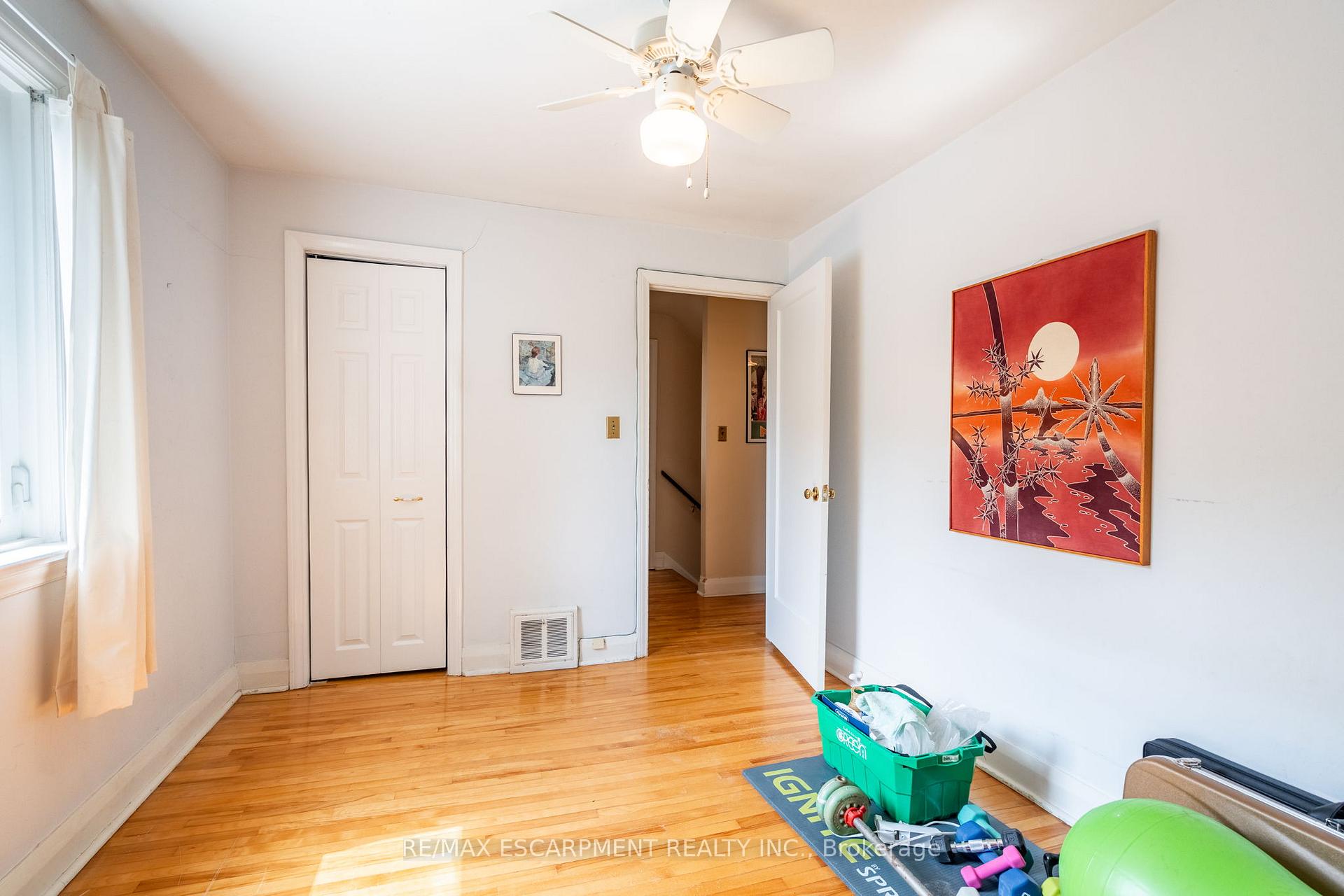 Photo 22 of 580 Emerald Street, Burlington, Brant — HOMEH