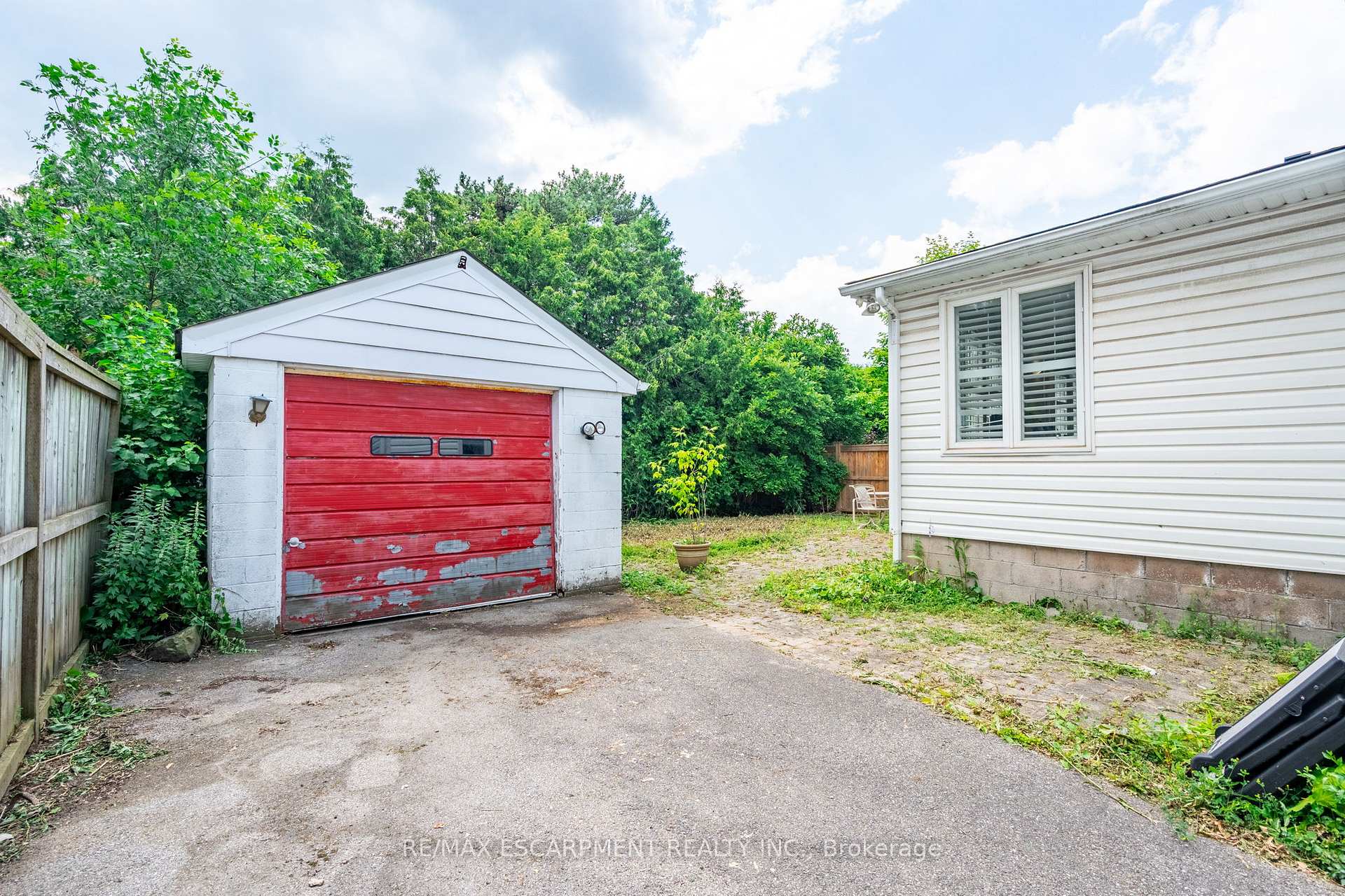 Photo 17 of 580 Emerald Street, Burlington, Brant — HOMEH