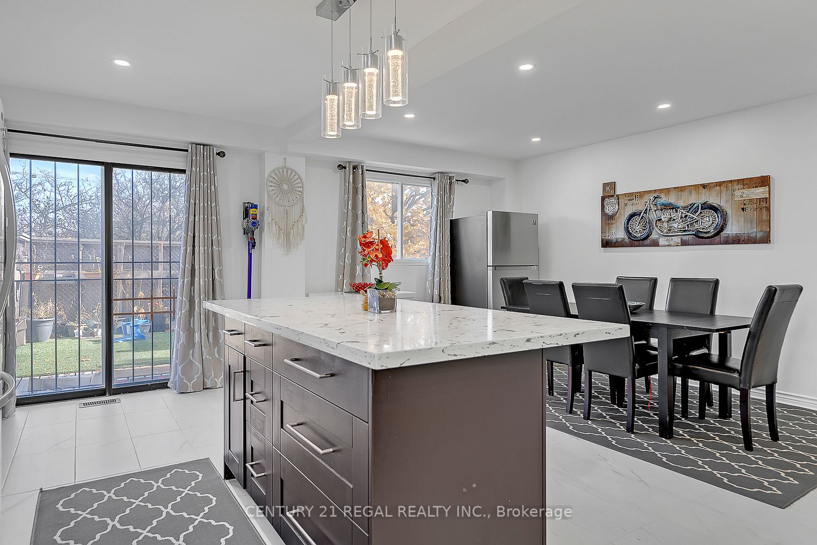 Photo 19 of 28 Upland Drive, Whitby, Blue Grass Meadows — HOMEH