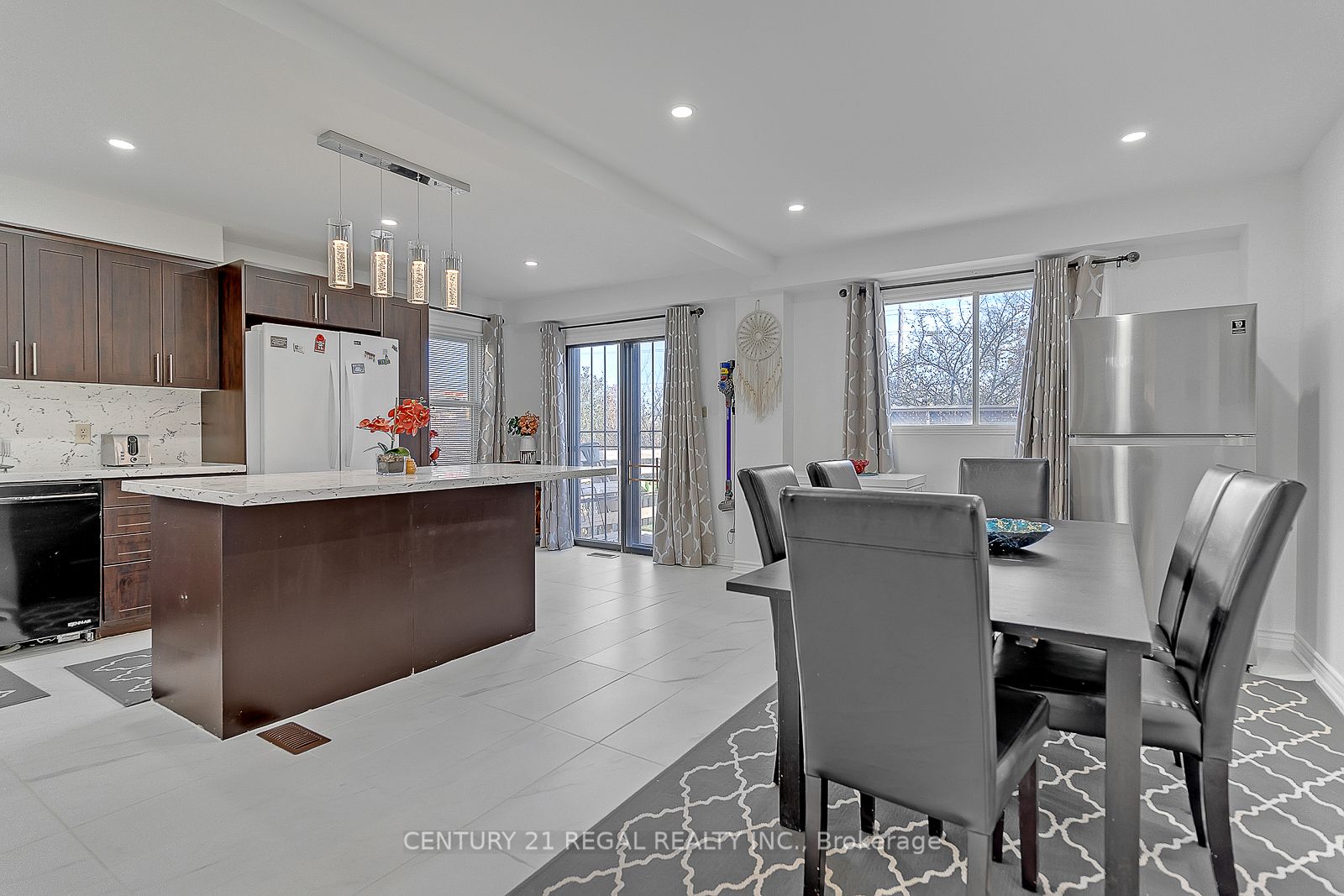 Photo 14 of 28 Upland Drive, Whitby, Blue Grass Meadows — HOMEH