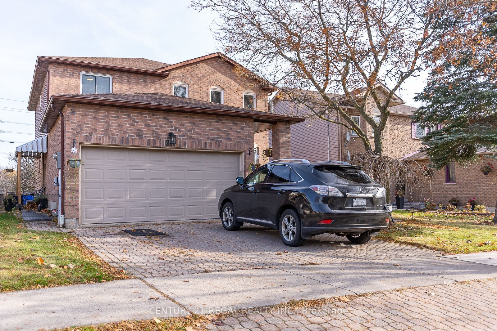 Photo 1 of 28 Upland Drive, Whitby, Blue Grass Meadows — HOMEH