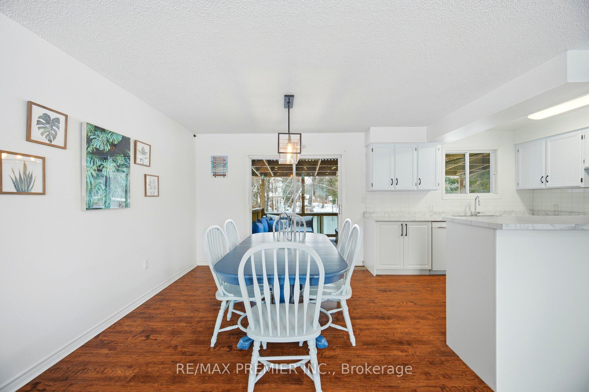 Photo 10 of 752 Pinegrove Avenue, Innisfil, Rural Innisfil — HOMEH