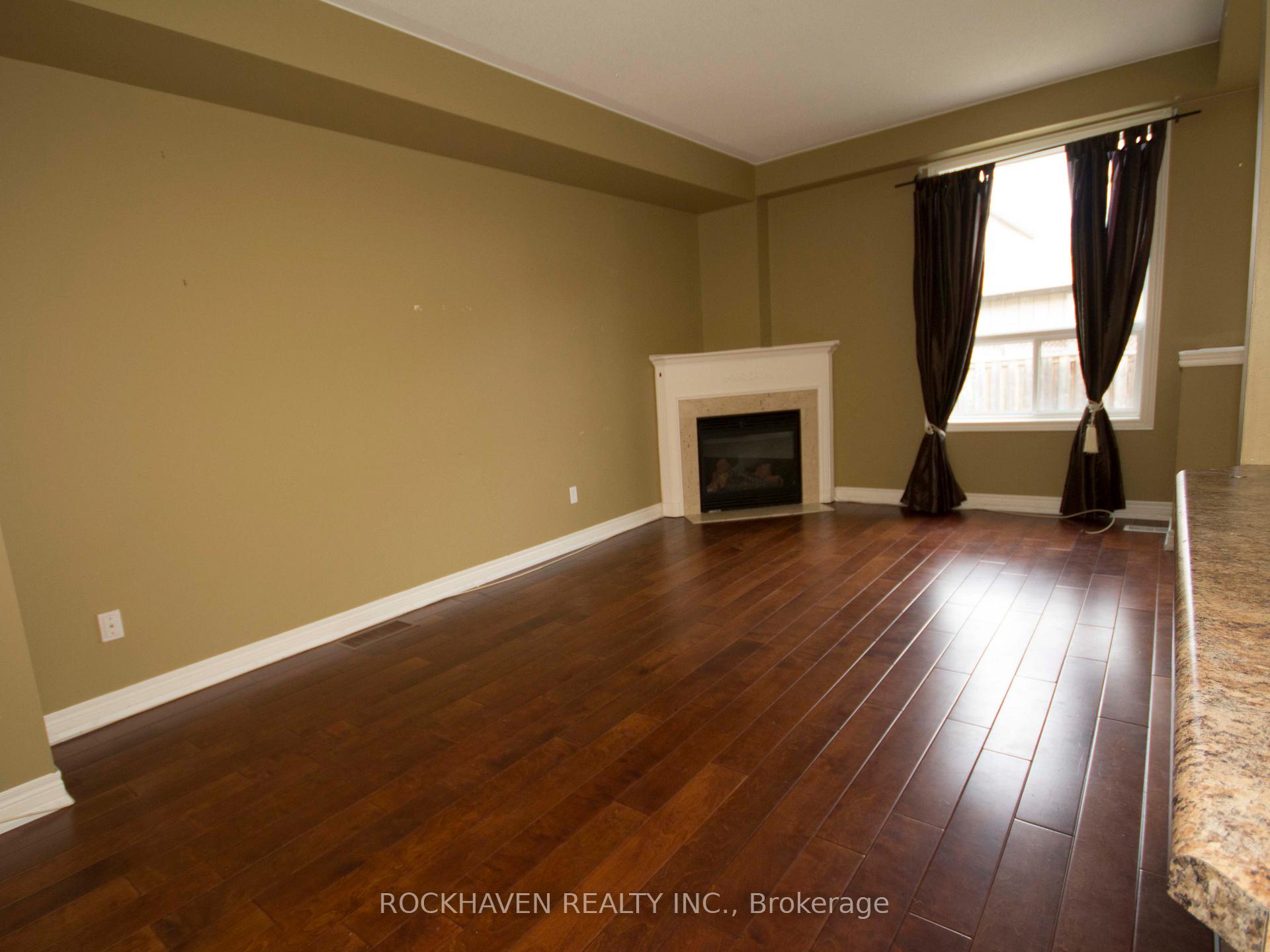 Photo 3 of 108 Marina Point Crescent, Hamilton, Winona Park — HOMEH