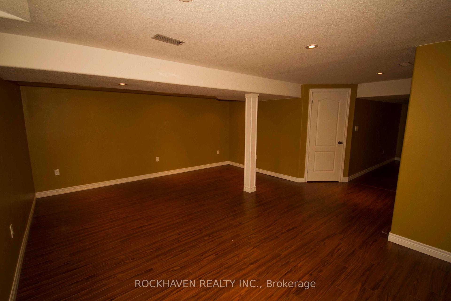 Photo 14 of 108 Marina Point Crescent, Hamilton, Winona Park — HOMEH