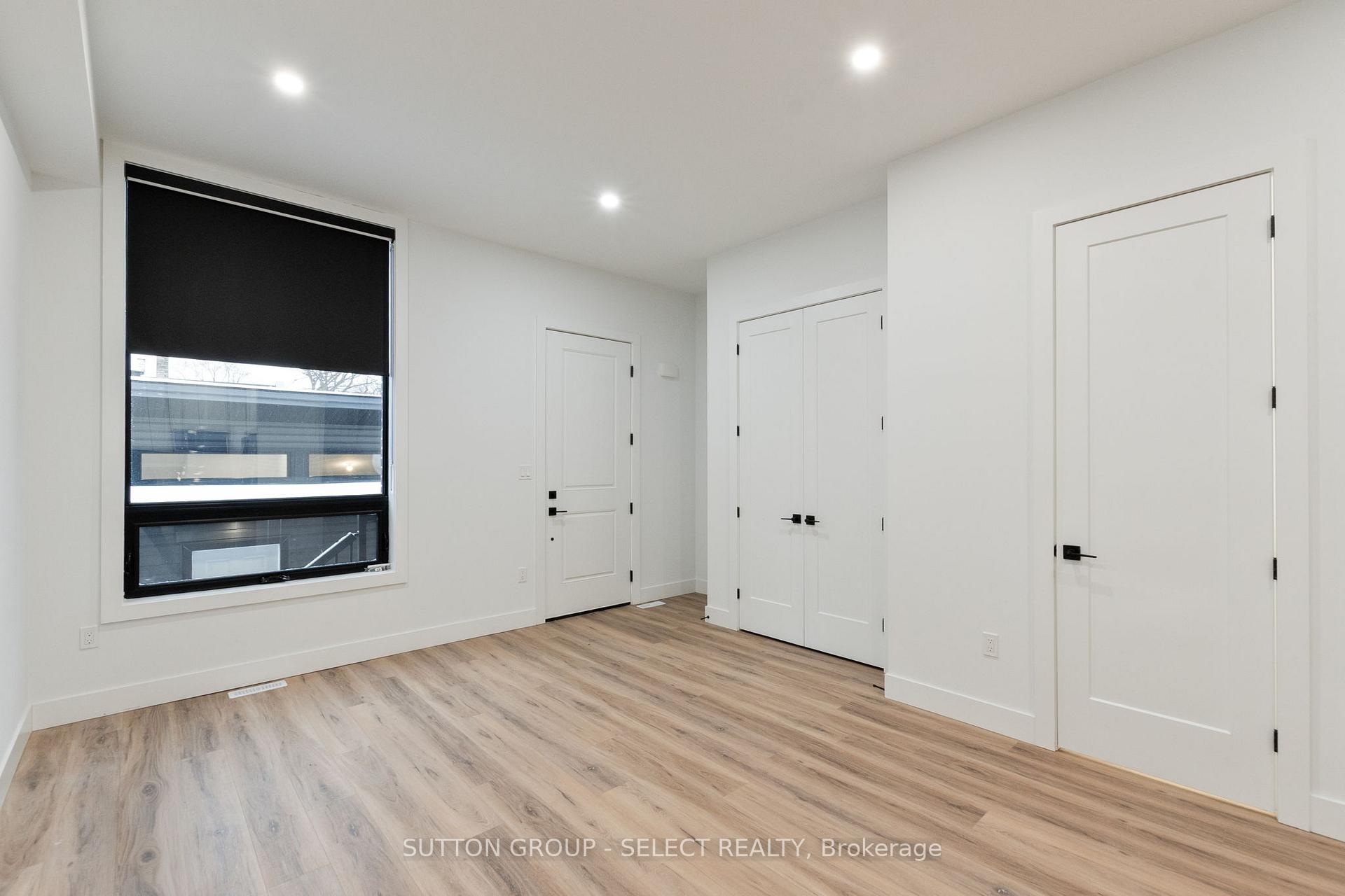 Photo 3 of 822 Maitland Street, London, East B — HOMEH