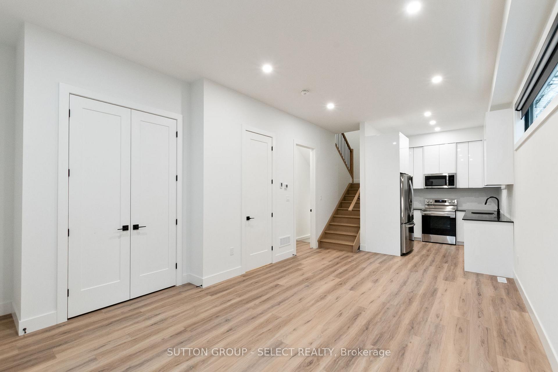 Photo 4 of 822 Maitland Street, London, East B — HOMEH