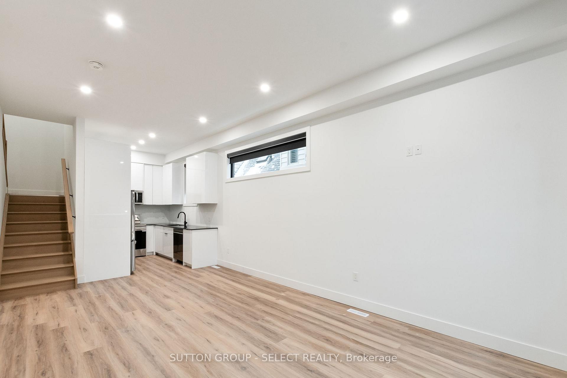 Photo 5 of 822 Maitland Street, London, East B — HOMEH