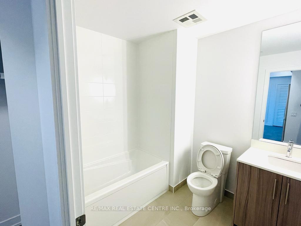 Photo 4 of Unit 404, 225 Veterans Drive, Brampton, Northwest Brampton — HOMEH