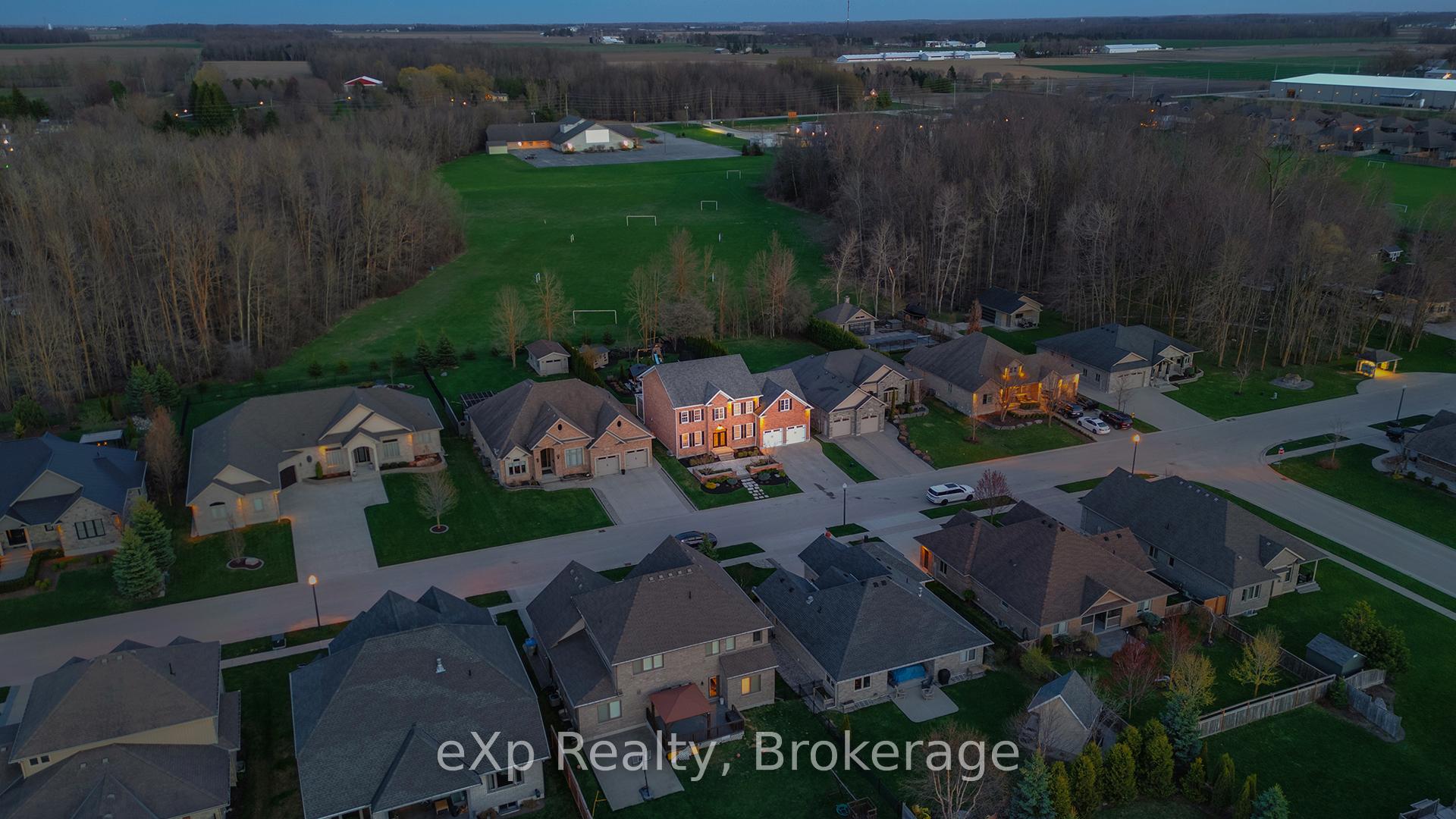 Photo 2 of 880 Wood Drive, North Perth, Listowel — HOMEH