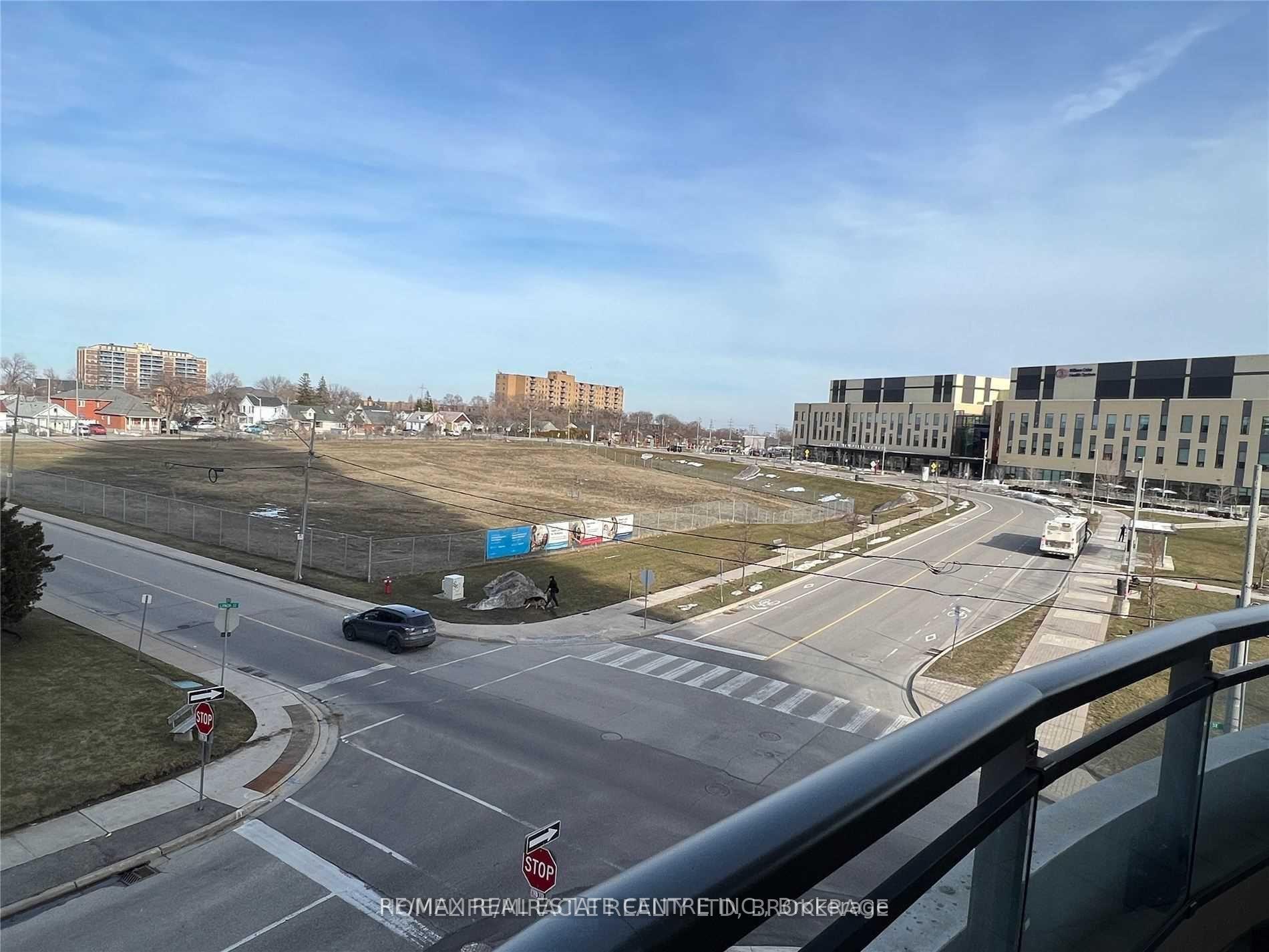 Photo 6 of Unit 302, 15 Lynch Street, Brampton, Queen Street Corridor — HOMEH