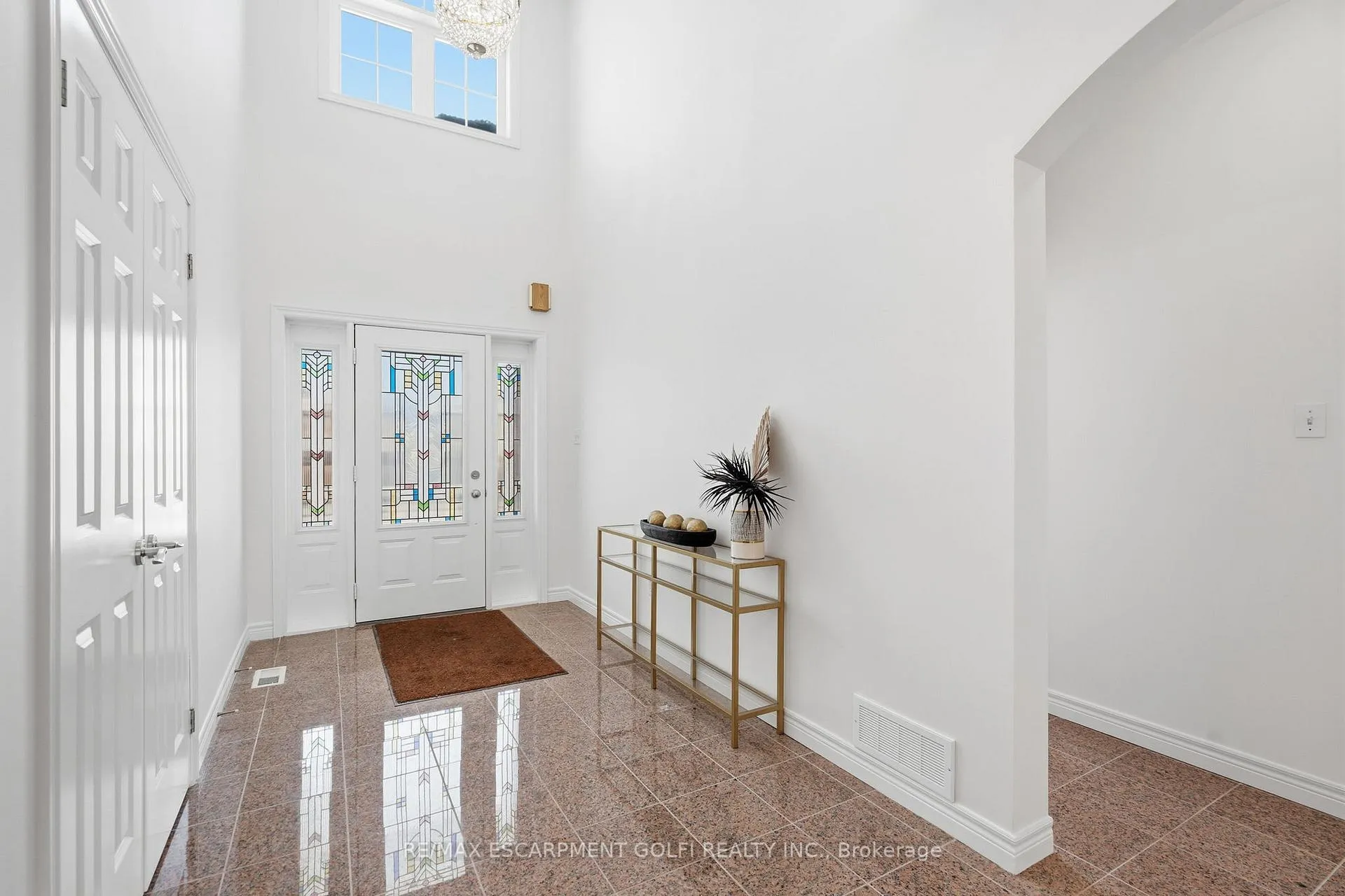 Photo 3 of 593 Rymal Road, Hamilton, Carpenter — HOMEH