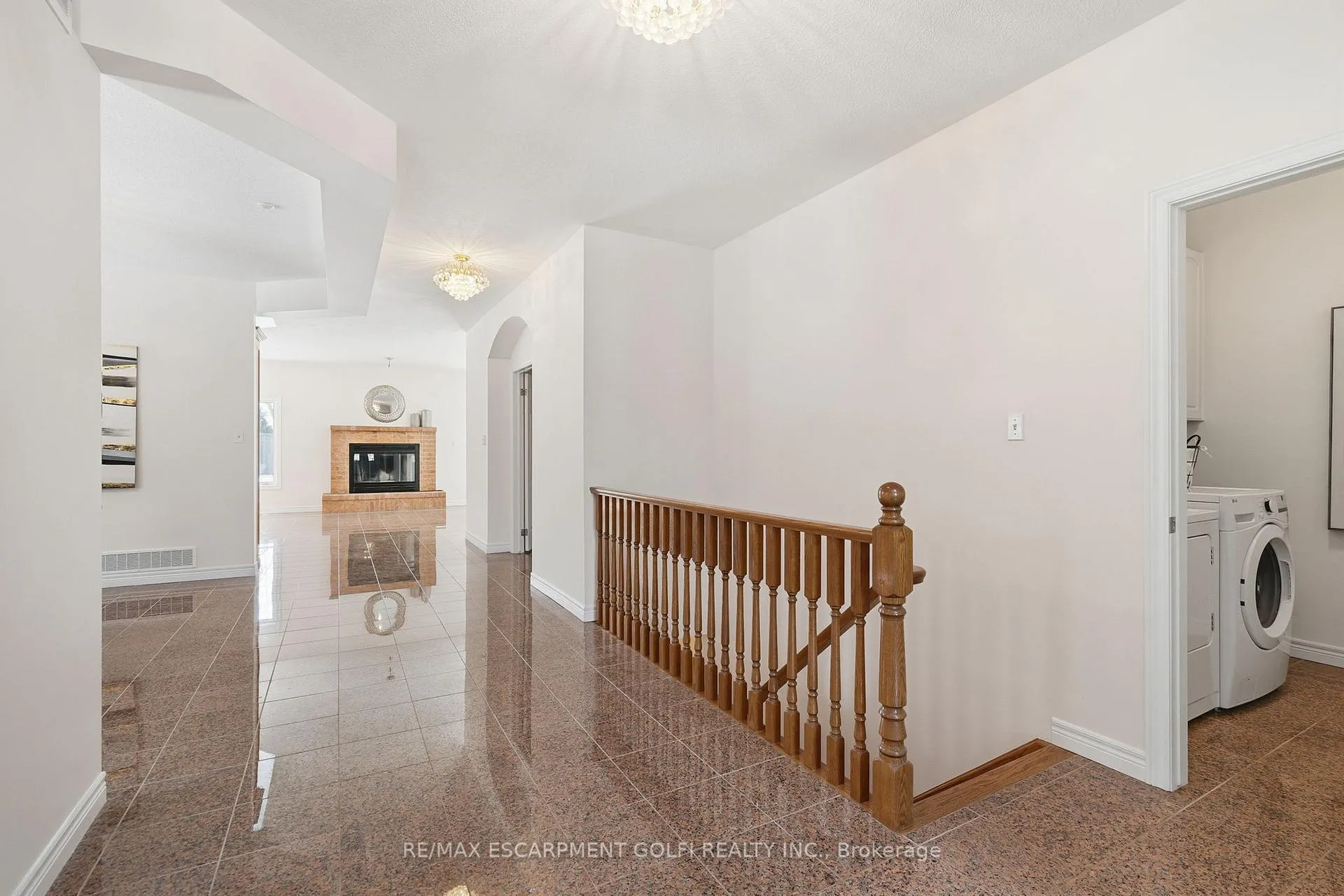 Photo 4 of 593 Rymal Road, Hamilton, Carpenter — HOMEH
