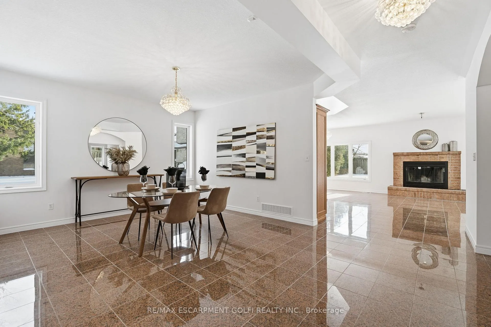 Photo 5 of 593 Rymal Road, Hamilton, Carpenter — HOMEH
