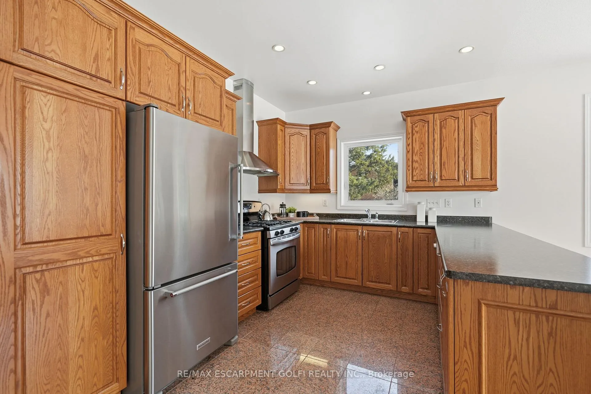 Photo 8 of 593 Rymal Road, Hamilton, Carpenter — HOMEH