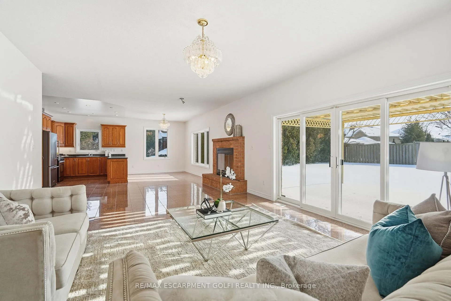 Photo 17 of 593 Rymal Road, Hamilton, Carpenter — HOMEH