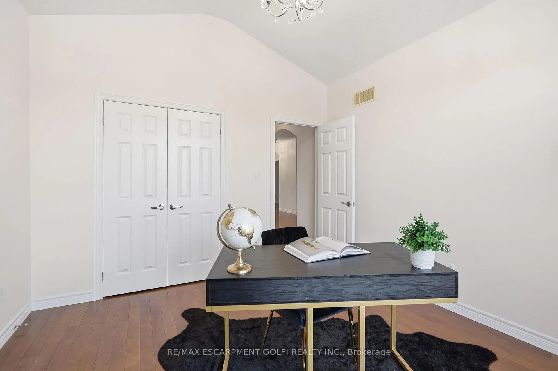 Photo 19 of 593 Rymal Road, Hamilton, Carpenter — HOMEH