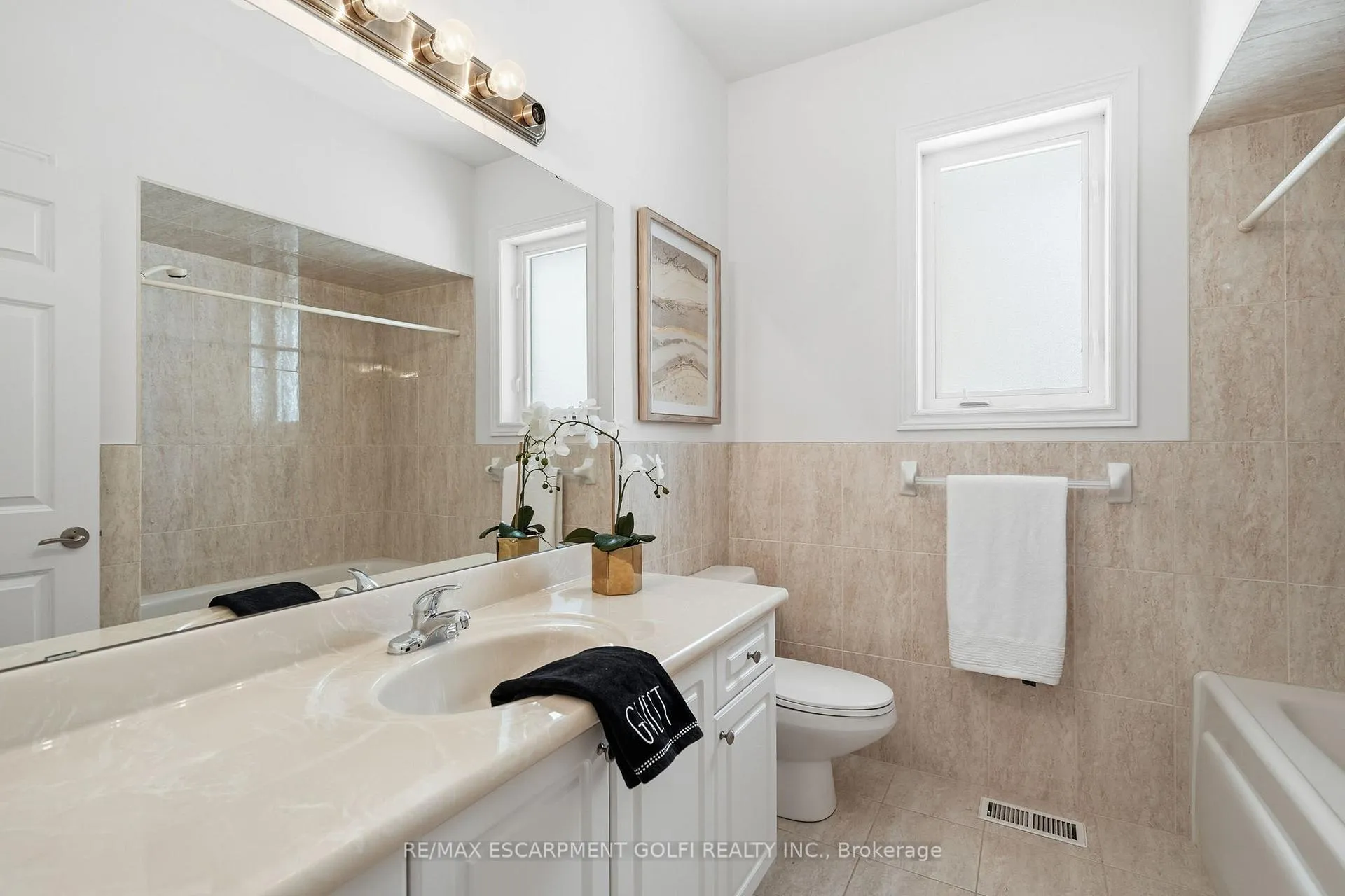 Photo 20 of 593 Rymal Road, Hamilton, Carpenter — HOMEH