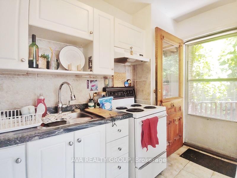 Photo 3 of 554 Highcroft Avenue, Ottawa, Westboro/Hampton Park — HOMEH