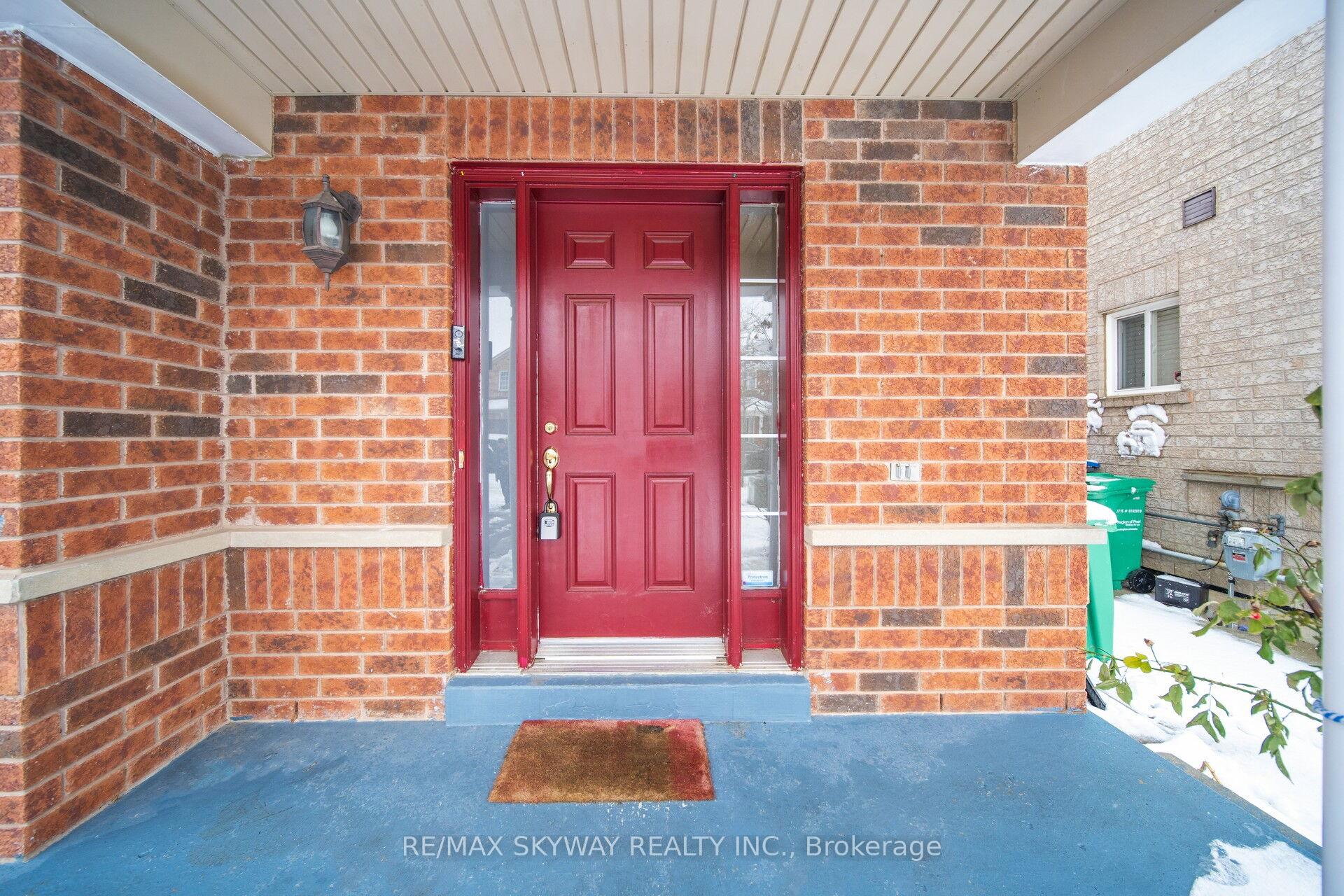 Photo 6 of 8 Hollingsworth Circle, Brampton, Fletcher's Meadow — HOMEH