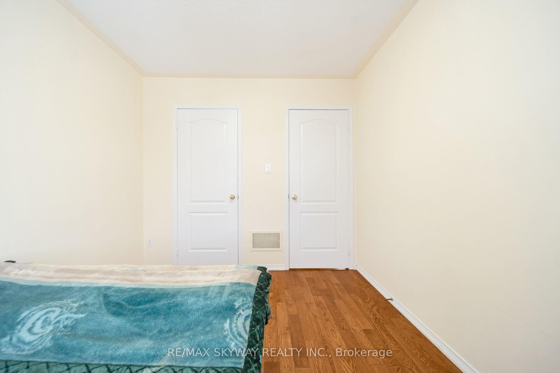 Photo 24 of 8 Hollingsworth Circle, Brampton, Fletcher's Meadow — HOMEH