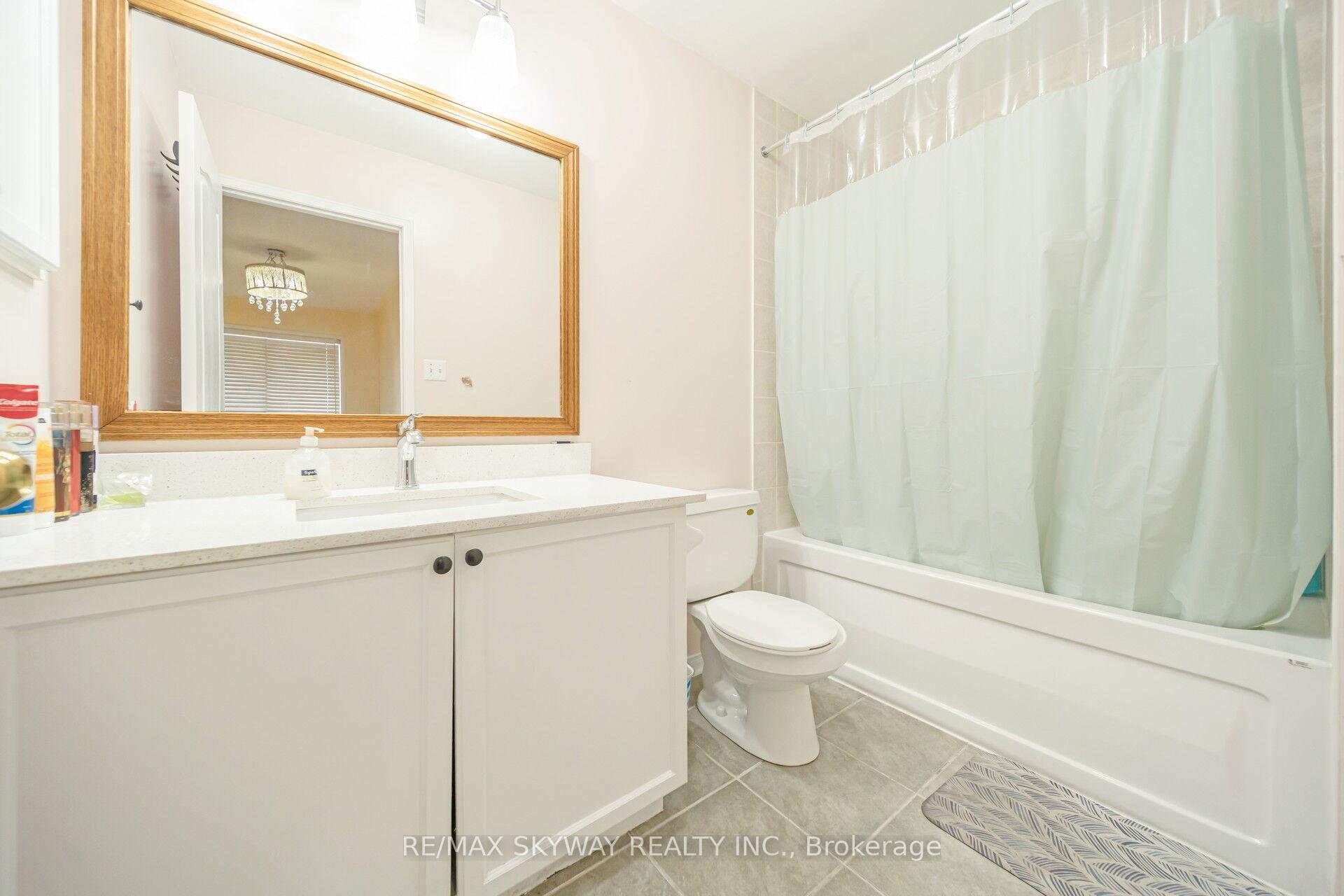 Photo 28 of 8 Hollingsworth Circle, Brampton, Fletcher's Meadow — HOMEH