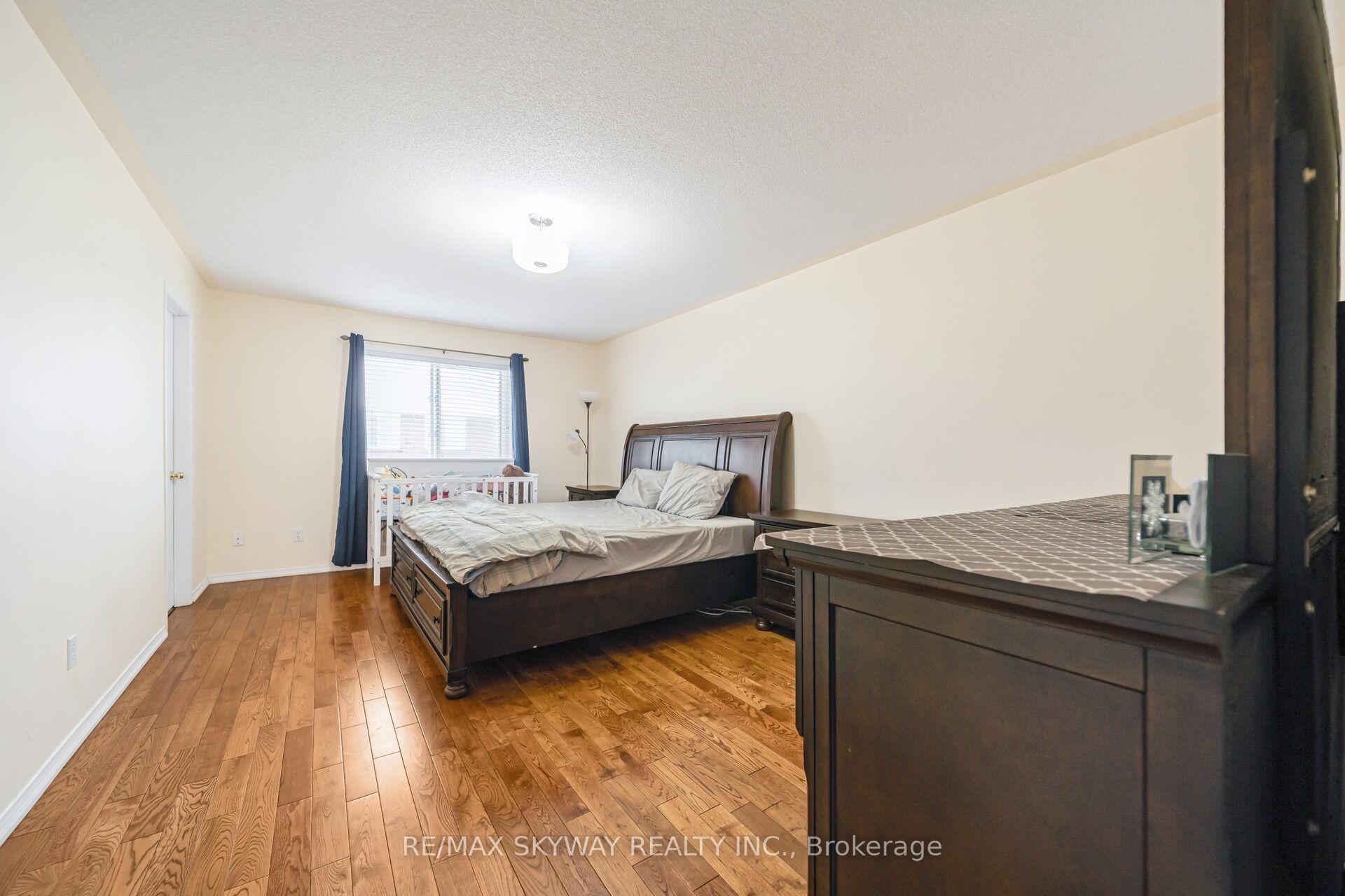 Photo 33 of 8 Hollingsworth Circle, Brampton, Fletcher's Meadow — HOMEH