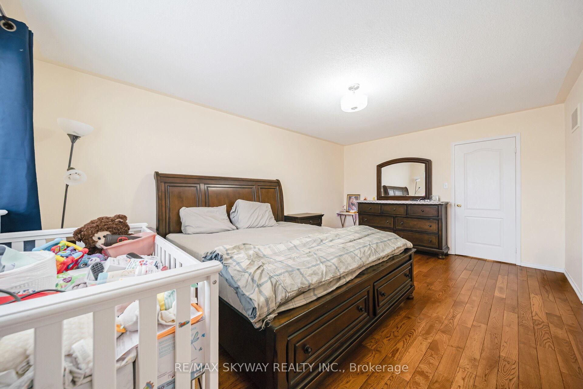 Photo 36 of 8 Hollingsworth Circle, Brampton, Fletcher's Meadow — HOMEH