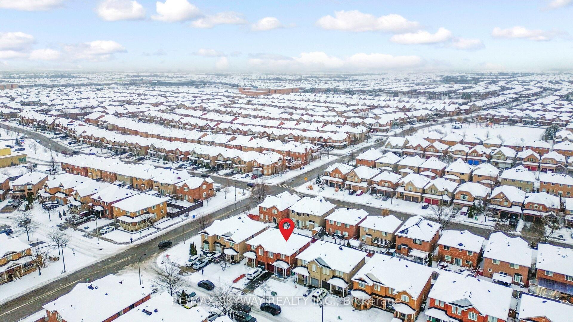 Photo 44 of 8 Hollingsworth Circle, Brampton, Fletcher's Meadow — HOMEH