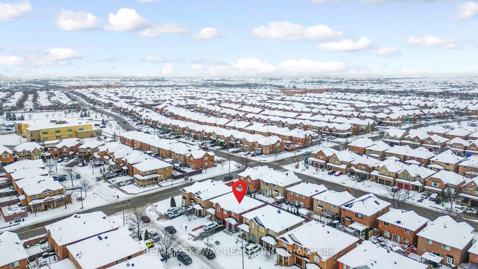 Photo 45 of 8 Hollingsworth Circle, Brampton, Fletcher's Meadow — HOMEH